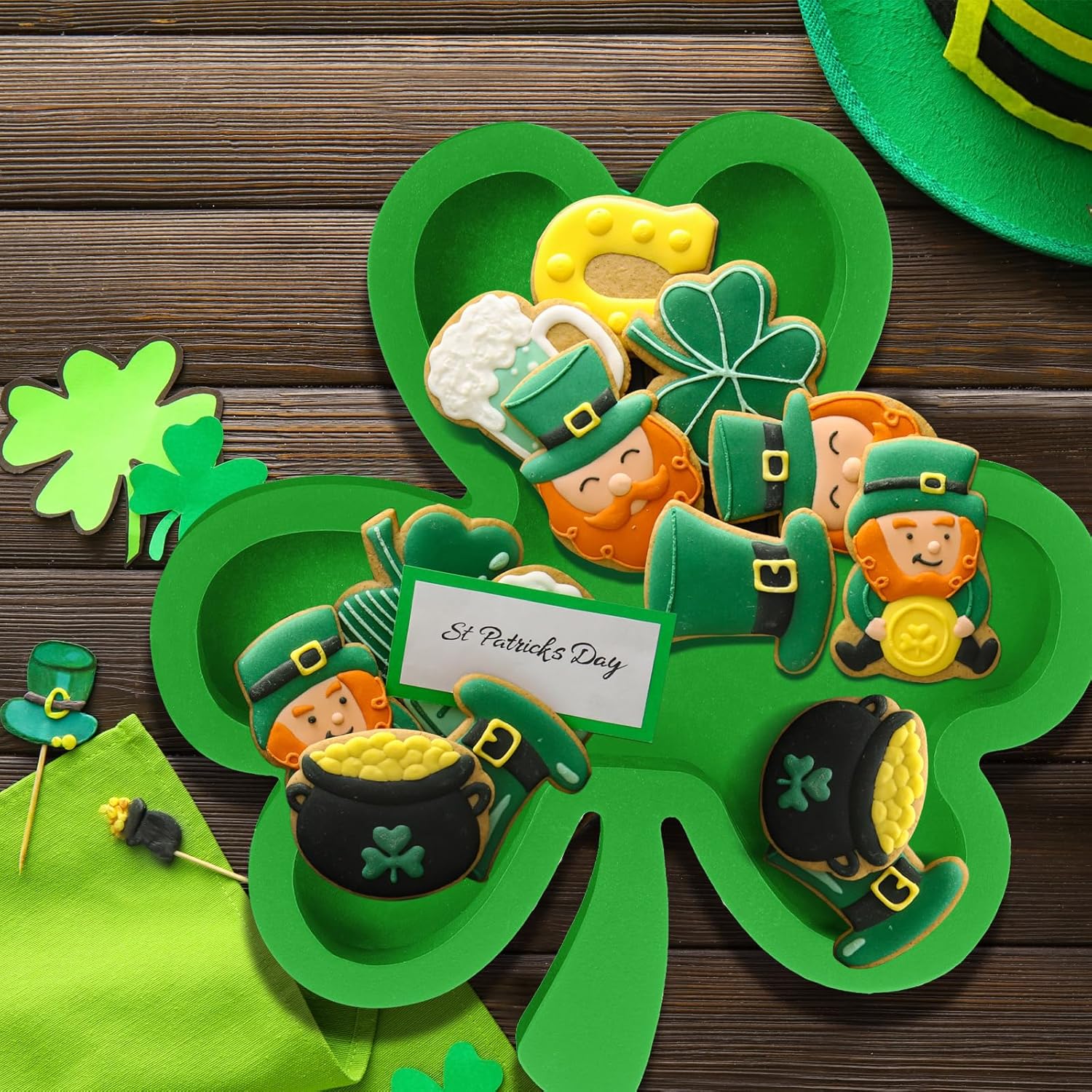 Hushee 3 Pcs St Patricks Day Wooden Serving Tray Plate Dish Clover Shaped Plates Shamrock Wood Serving Platters and Trays for St Patricks Day Table Decorations Home Office Food Display, 3 Sizes