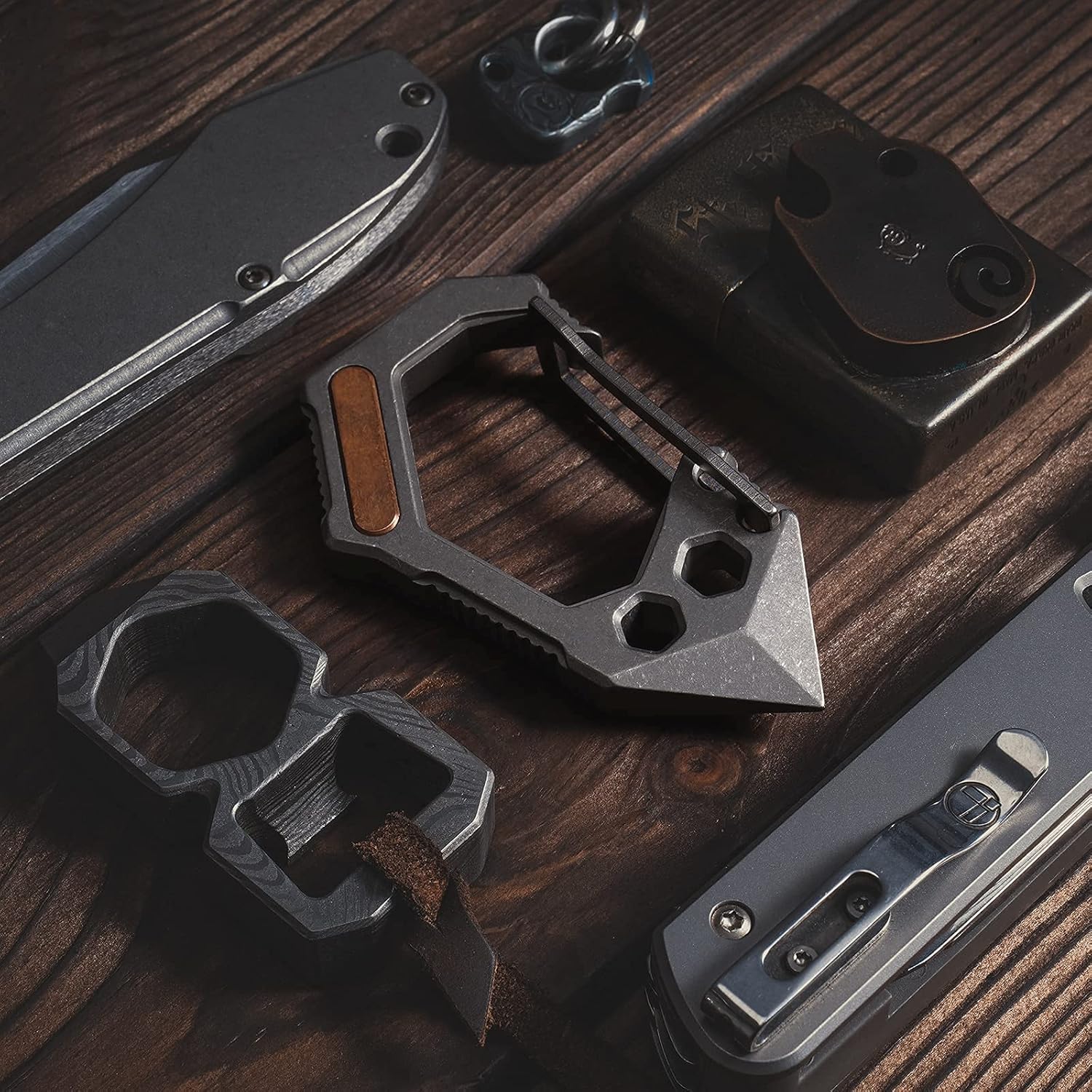 KeyUnity KU02 Titanium EDC 7 in 1 Multi-tool Carabiner Keychain, Wrench, Screw Bit Driver, Pry Bar, Screwdriver Combo