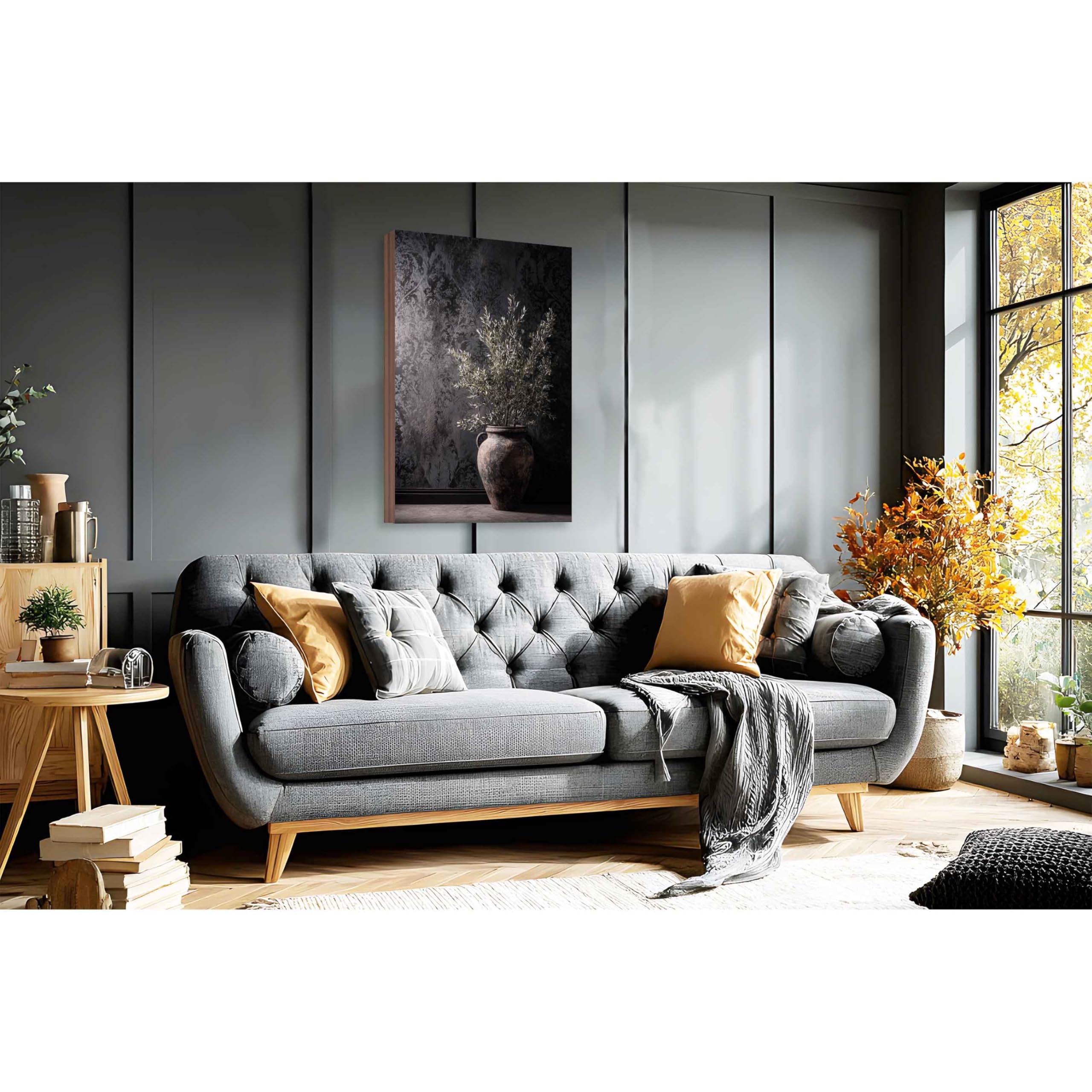 Kunstbruder Holzbild Dunkle Botanische Eleganz in anthrazitfarbenem Schwarz, 20x30 cm als ruhiges Wandmotiv mit Vase und botanischer Tiefe