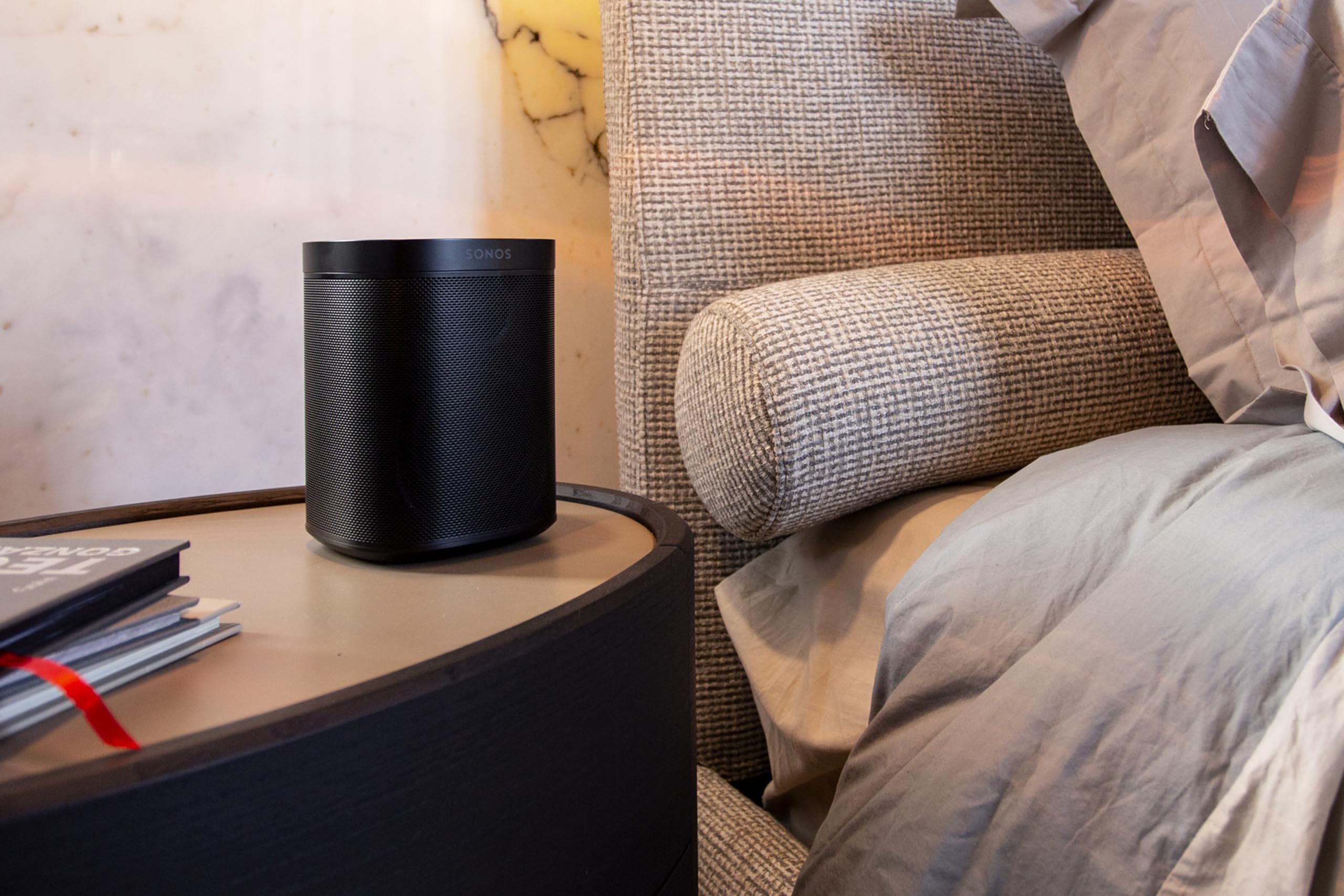 Sonos One - Enceinte sans Fil - Multiroom WiFi - Air Play 2 - Assistant Google et Amazon Alexa Intégrés - Son Clair - Interface Tactile - Noir