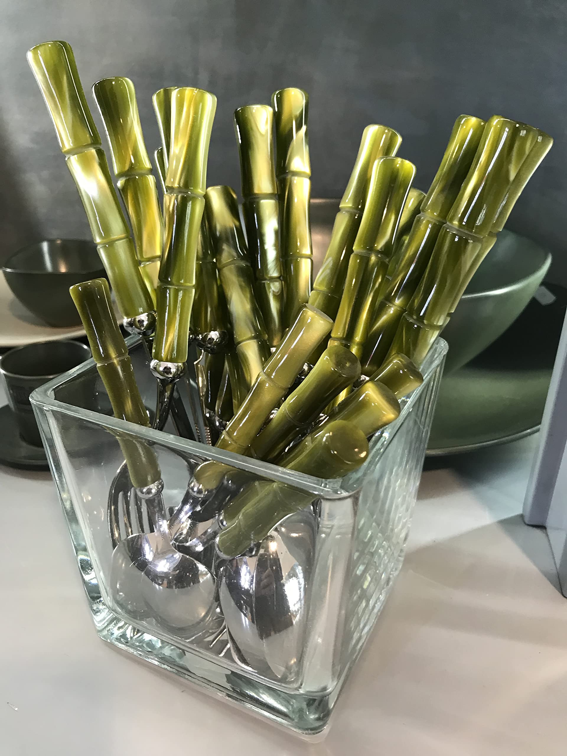 Set Posate Penelope Bianco Rivadossi - 24 Pezzi Per 6 Persone, Made In Italy In Acciaio Inox 18/10 E PMMA, Design Elegante