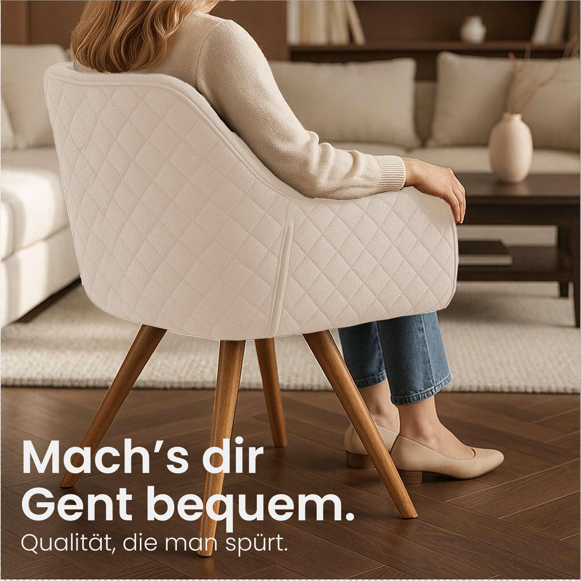 CLP Esszimmerstuhl mit Armlehne Gent, Sessel mit Holzgestell, moderner Küchenstuhl mit gepolsterter Sitzfläche und Bodenschonern, bis 120 kg Farbe Creme Gestell Farbe Natur