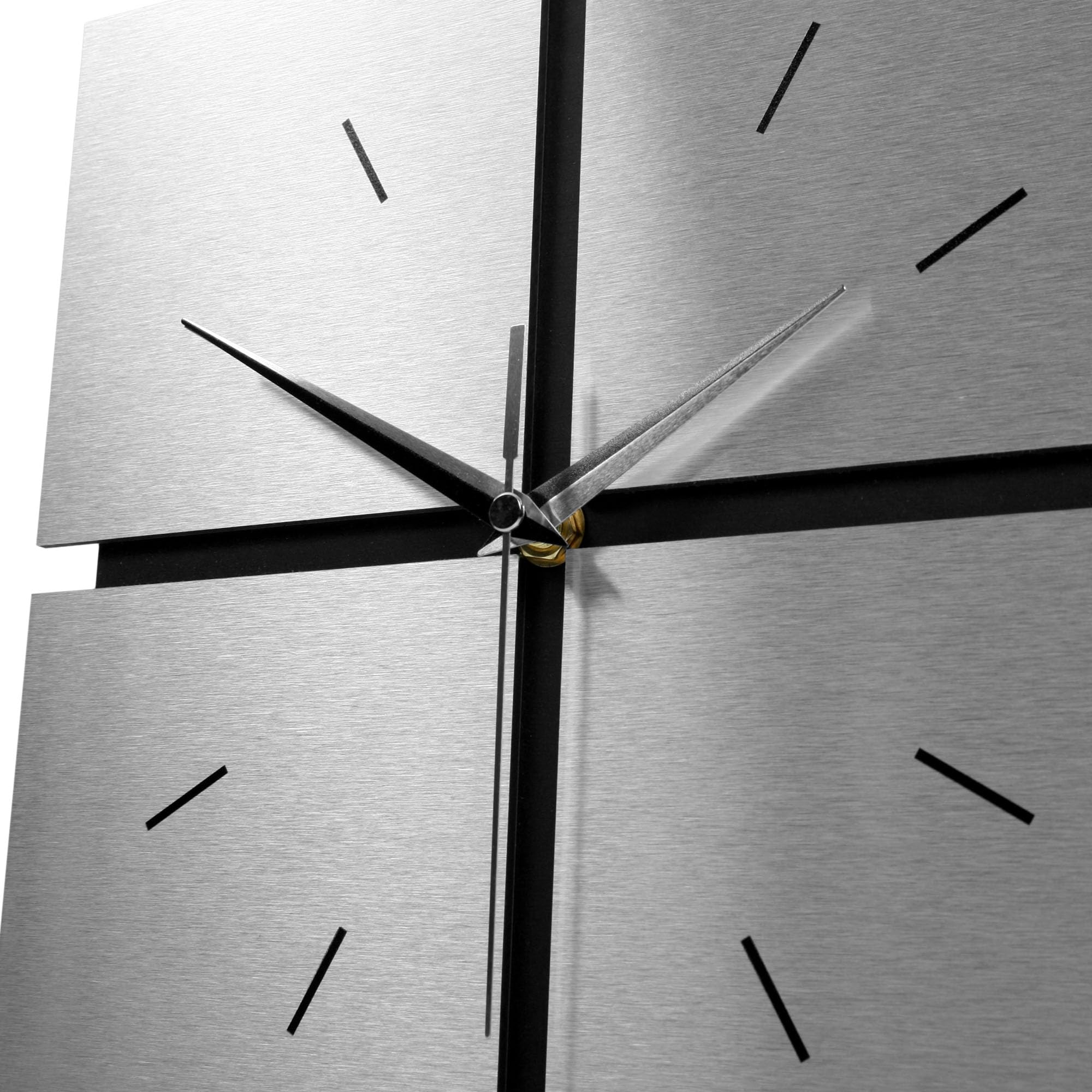 Kreative Feder Standuhr „Silver Squares“ aus Holz – Schwarze Tisch-Uhr in modernem Metallic-Look; Größe ca. 28x30x5cm (leises Funkuhrwerk)