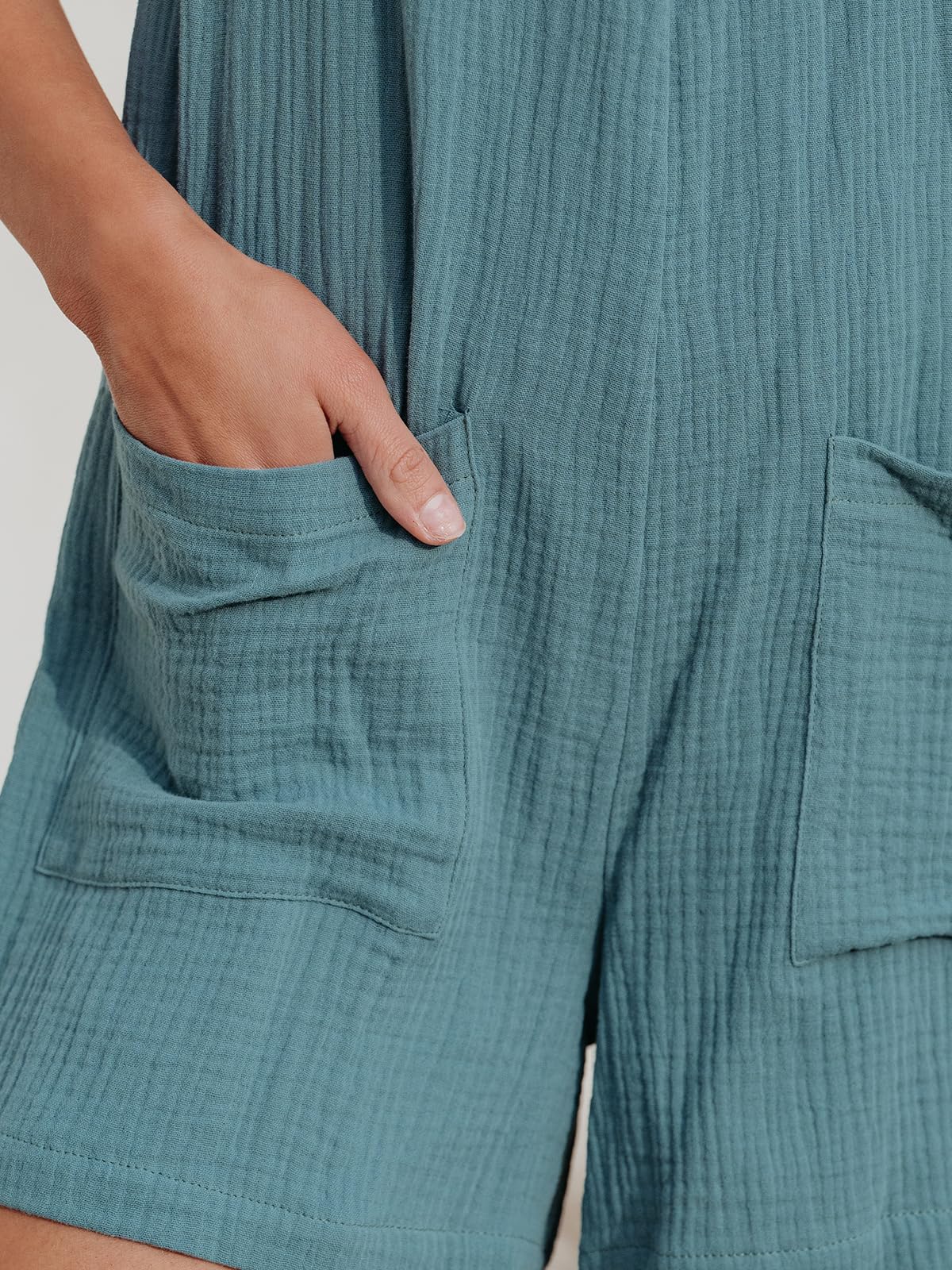 CUPSHE Damen Jumpsuit U-Ausschnitt Ärmellos Strampler Weites Bein Taschen Vorne Kurz Overall Sommer Strand Lose Hosenanzug