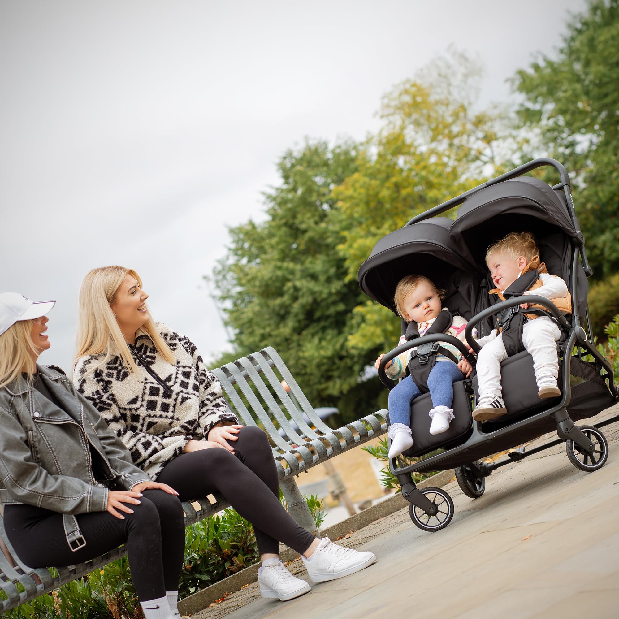 Red Kite Push Me Duet - Passeggino gemellare, colore: Nero