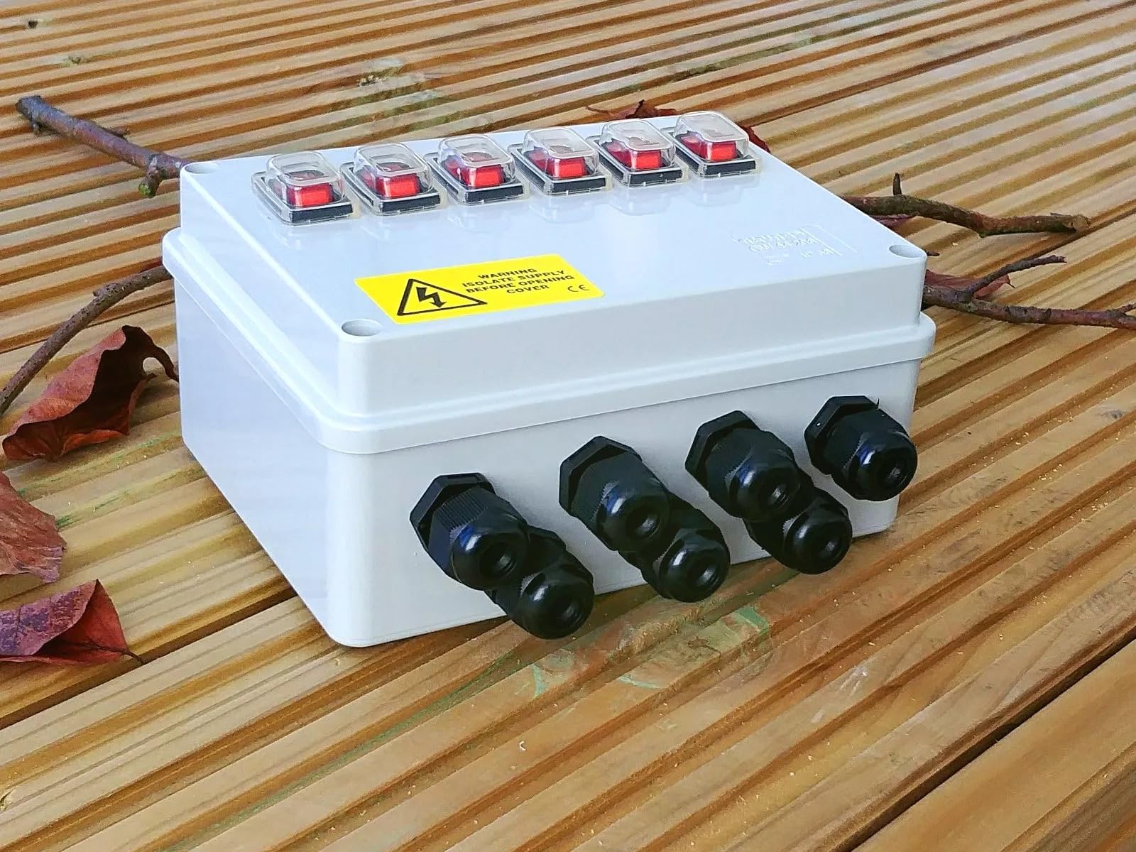 Illuminated Rocker Switch box for Pond Pumps, Filters etc and Outdoor Lighting (6 Way)