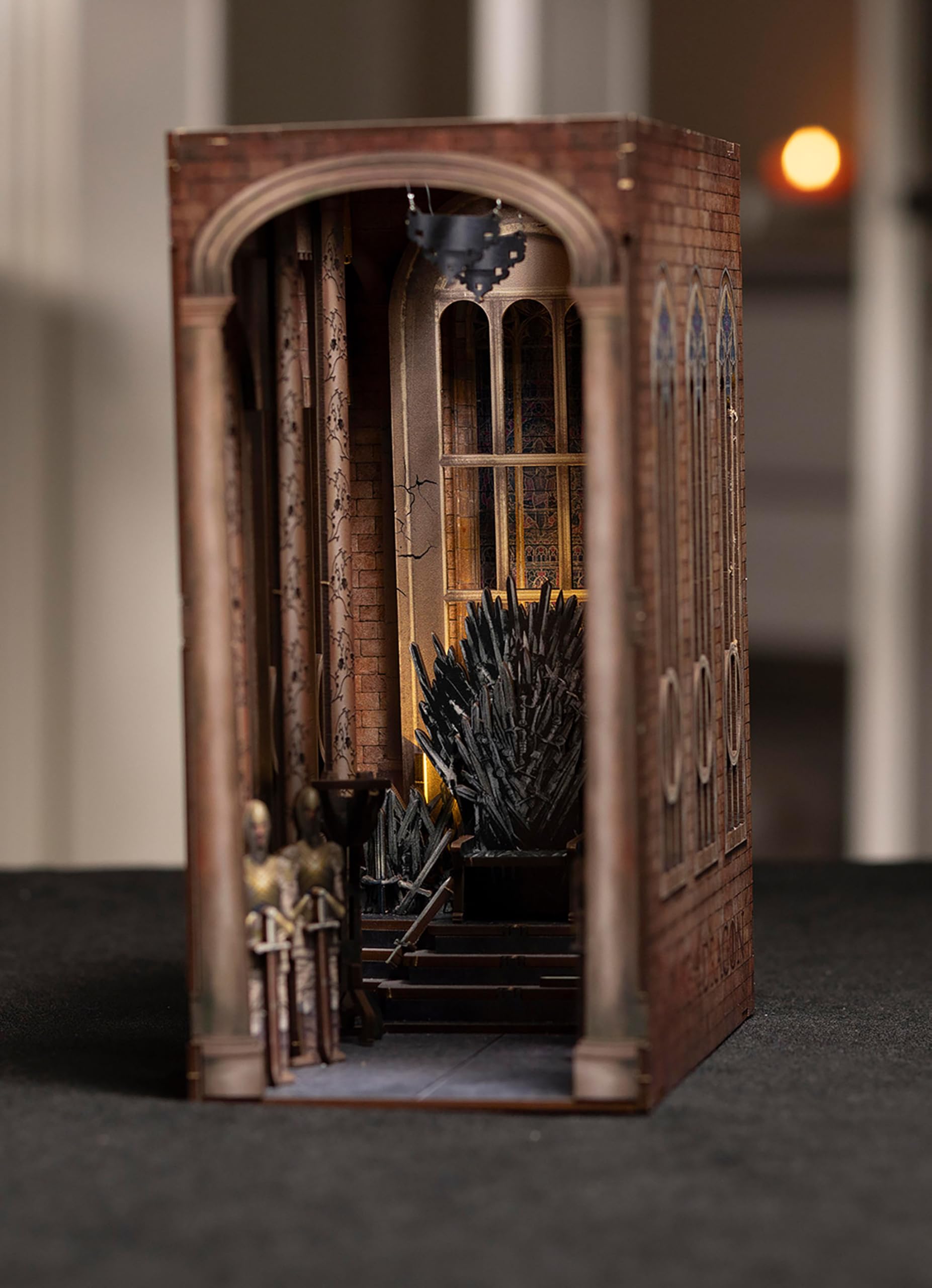 Revell Tiny Adventures Iron Throne 3D Maison Miniature Serre-livres en Bois Trône de Fer