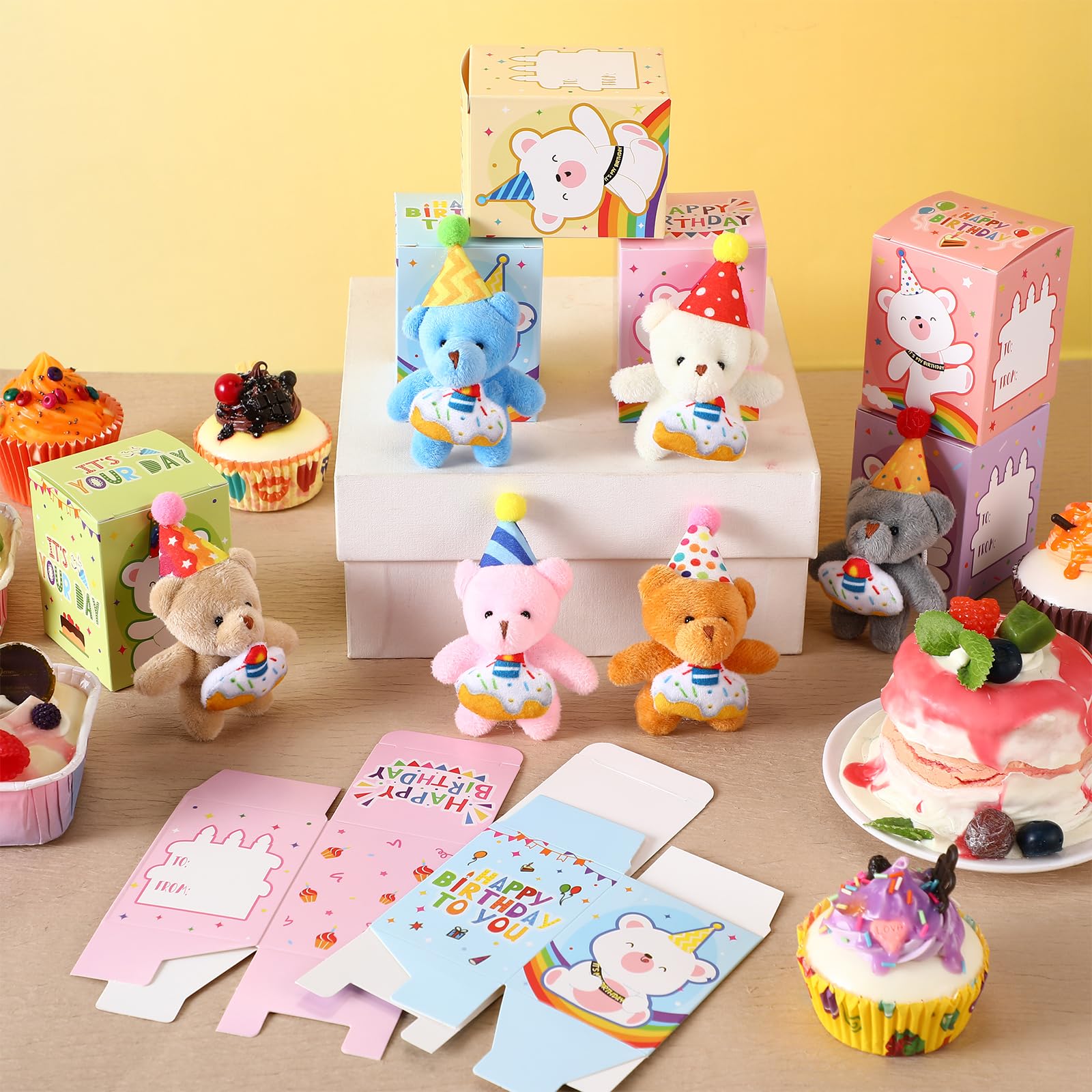 Blueweenly Juego de 24 llaveros de peluche para estudiantes, pequeños animales de peluche a granel con caja de regalo, pequeños llaveros de felpa para fiesta de cumpleaños, bolsa de regalo, premios de