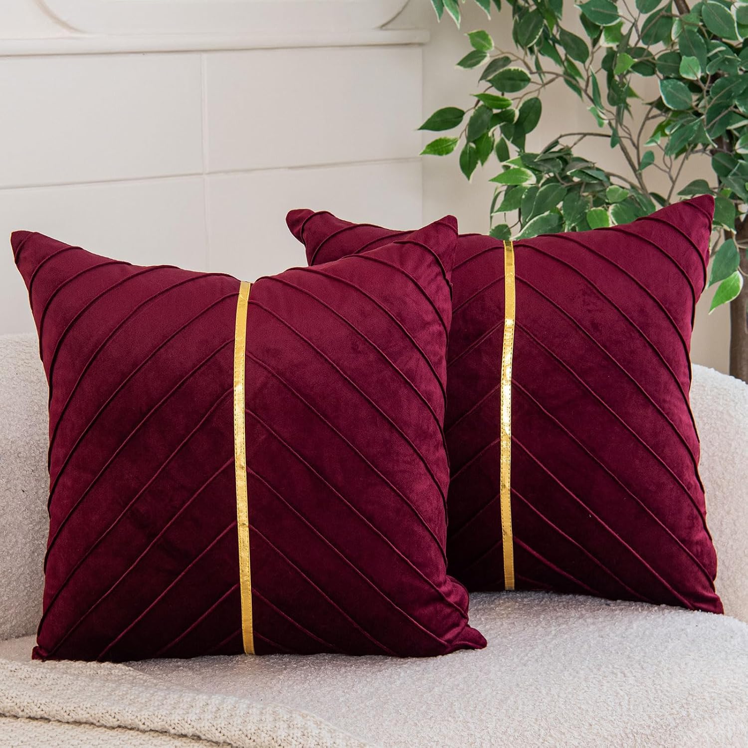 WACOMECO Velvet Throw Pillow Covers, Pack of 2 Soft Gold Decorative Cushion Covers for Couch Sofa Living Room Home Decoration, Burgundy, 20x20 inch