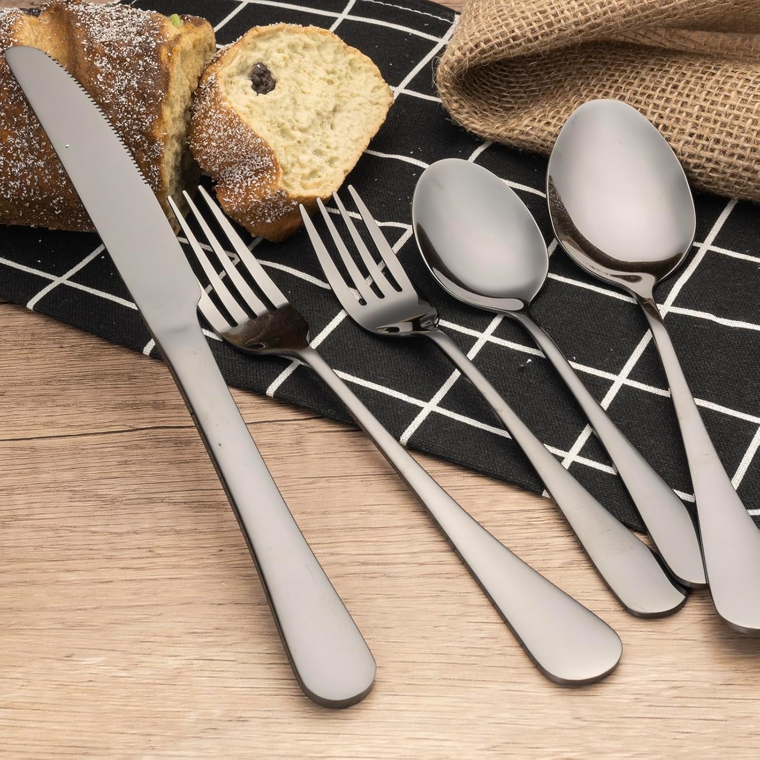 40-Piece Silverware Set for 8, Stainless Steel Flatware Set in Black, Mirror Polished Cutlery Utensil Set, Durable Dining Tableware, Includes Forks, Knives, Spoons, Dishwasher Safe