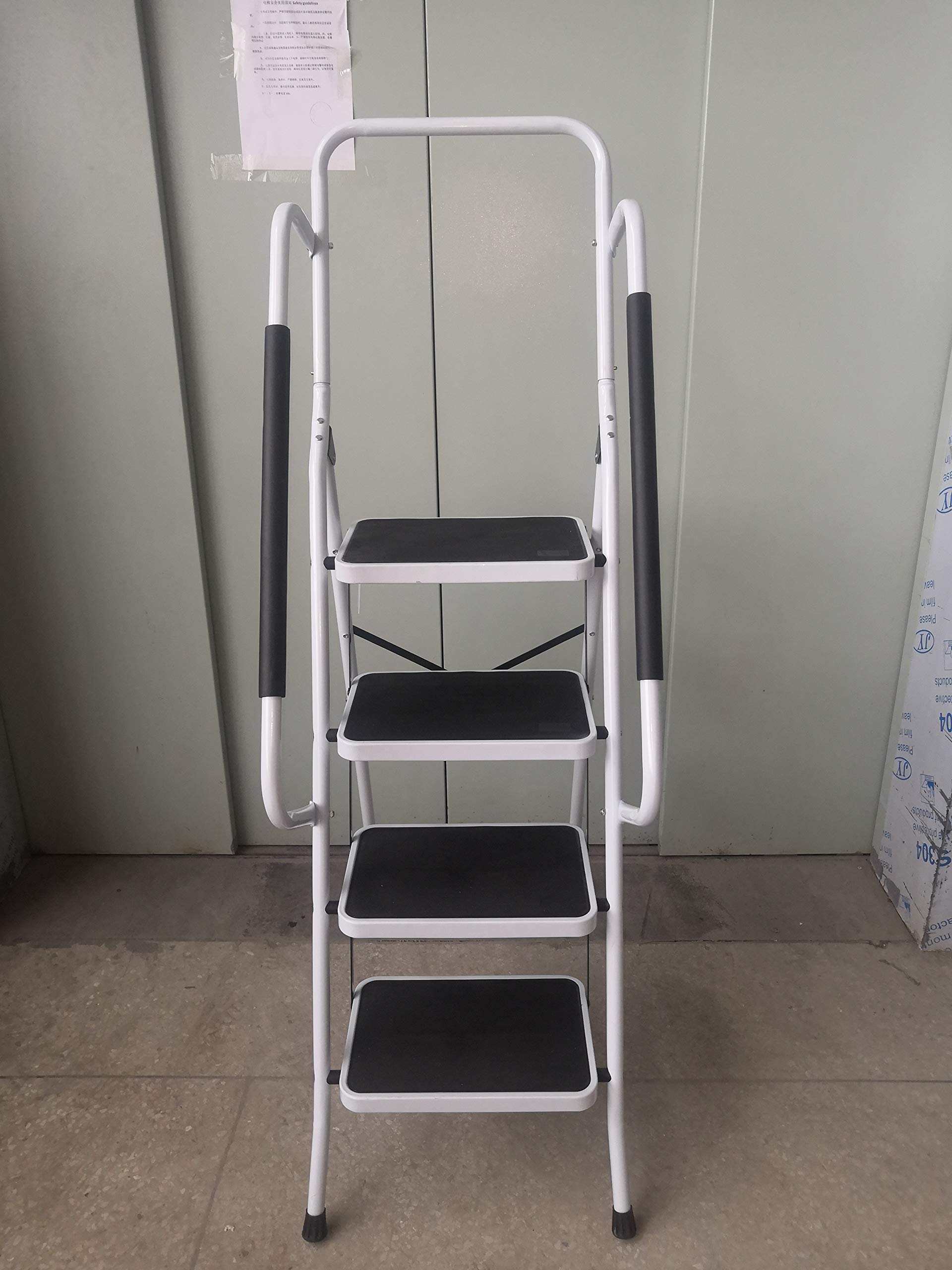 DayPlus Escabeau Robuste à 3 Marches avec Main Courante de Sécurité Tabouret Pliant Portable Marches en Caoutchouc Antidérapant Pédales Capacité de Charge Maximale 150kg 1420 DayPlus Escabeau Robuste à 3 Marches avec Main Courante de Sécurité Tabouret Pliant Portable Marches en Caoutchouc Antidérapant Pédales Capacité de Charge Maximale 150kg 1420