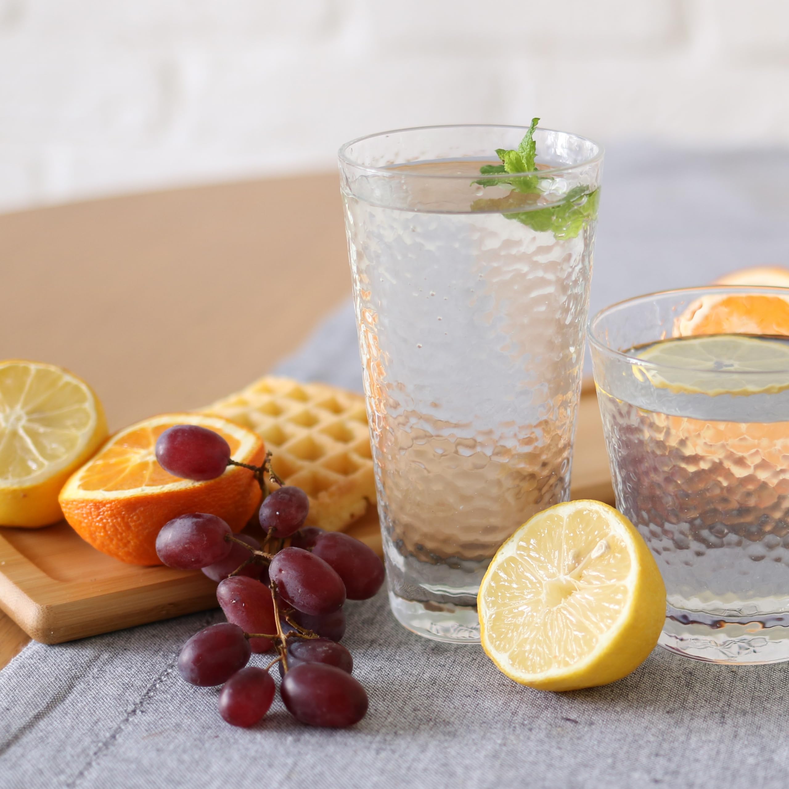 Wilmax Brocca in vetro 2,1 l con 6 bicchieri da 320 ml in un set - Set per bevande - Brocca per succhi, acqua, tè freddo, latte - Lavabile in lavastoviglie - Brocca in vetro