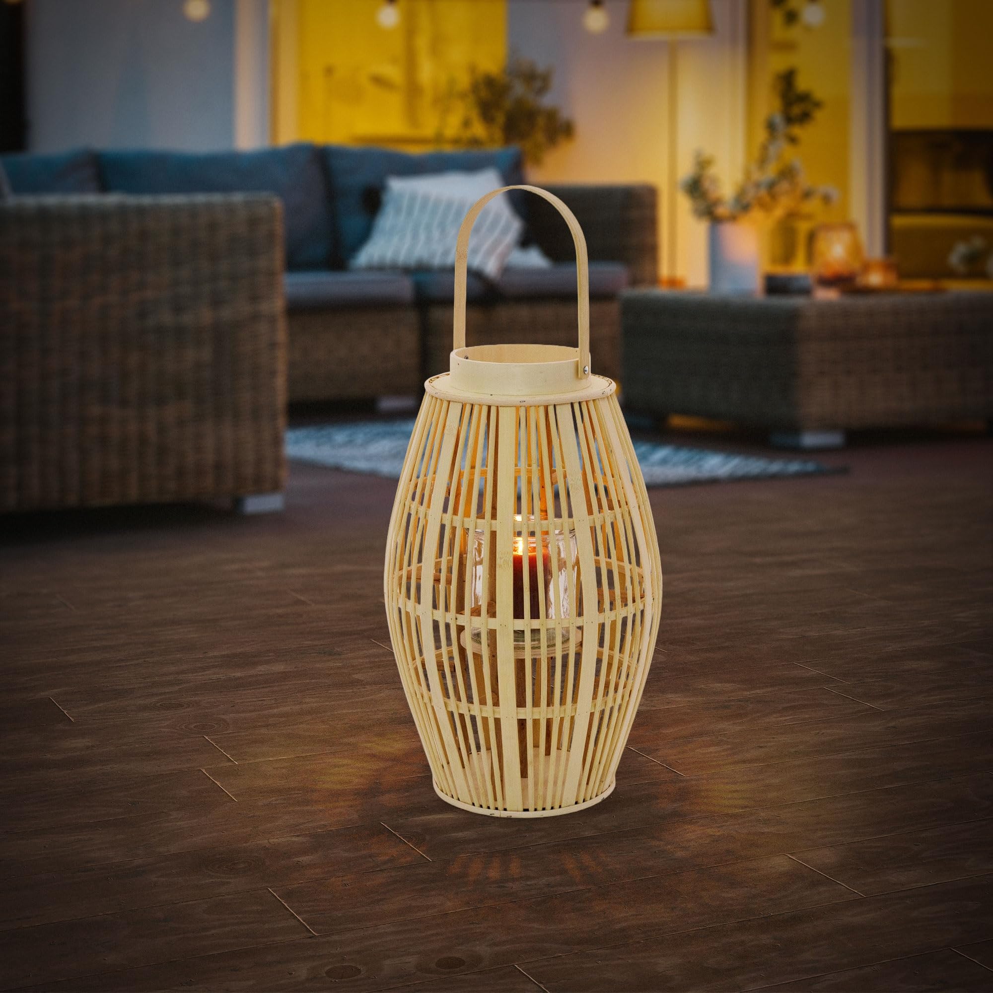 ECD Germany Latarnia Bambusowa Ogrodowa 63 cm Lampion Dekoracyjny Boho z Uchwytem i Szklanym Wkladem Swiecznik na Taras Balkon do Ogrodu i Salonu do Wnetrz na Zewnatrz Kolor Naturalny Styl Pleciony