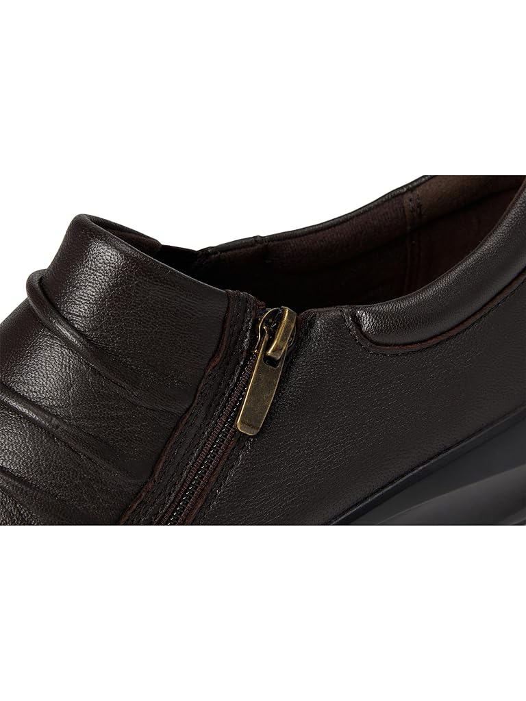 Brown Clarks Kaetlyn Mila