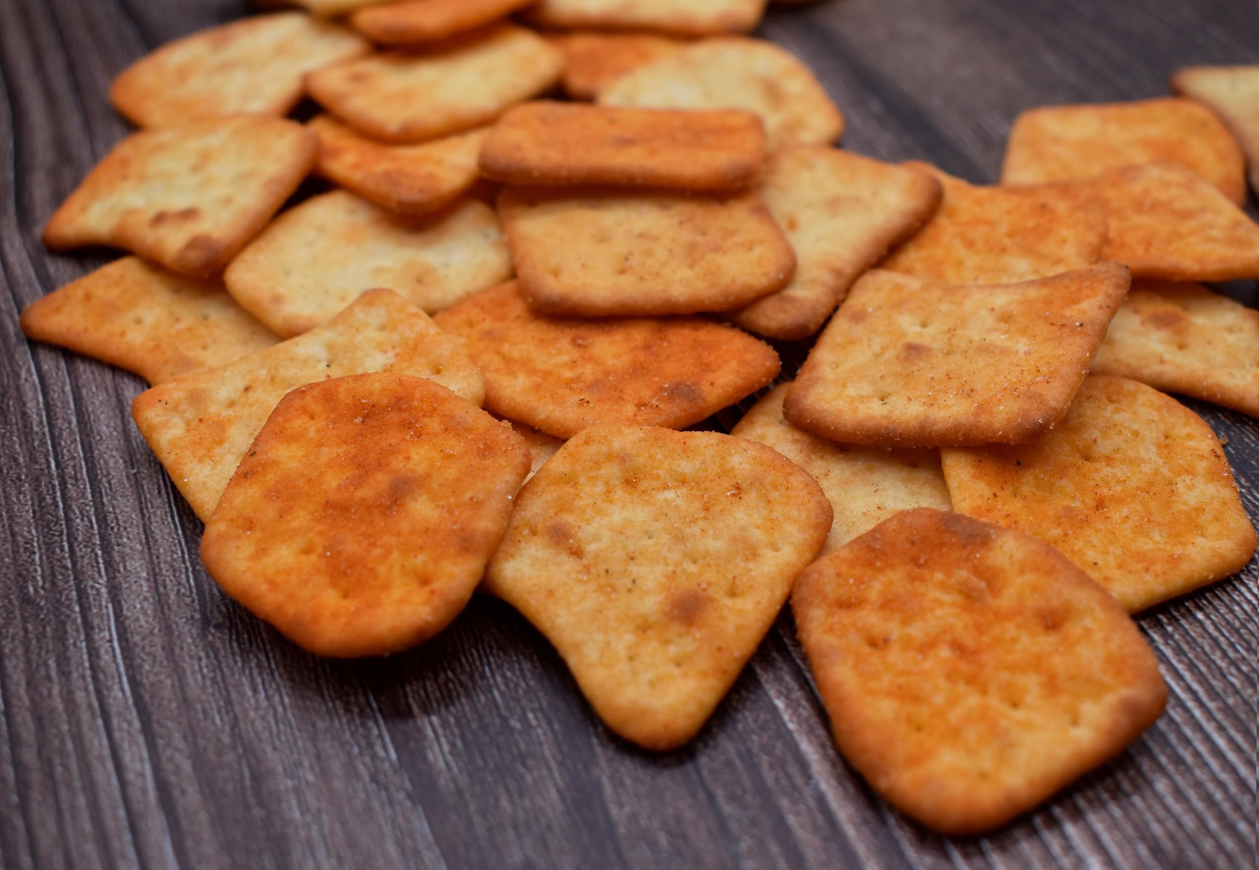 McVitie's Cracker Crisps Thai Sweet Chilli, herzhaft gewürzter Snack mit süßlich-scharfem Chilli-Geschmack, knusprig im Ofen gebackene Kräcker, 14x110 g