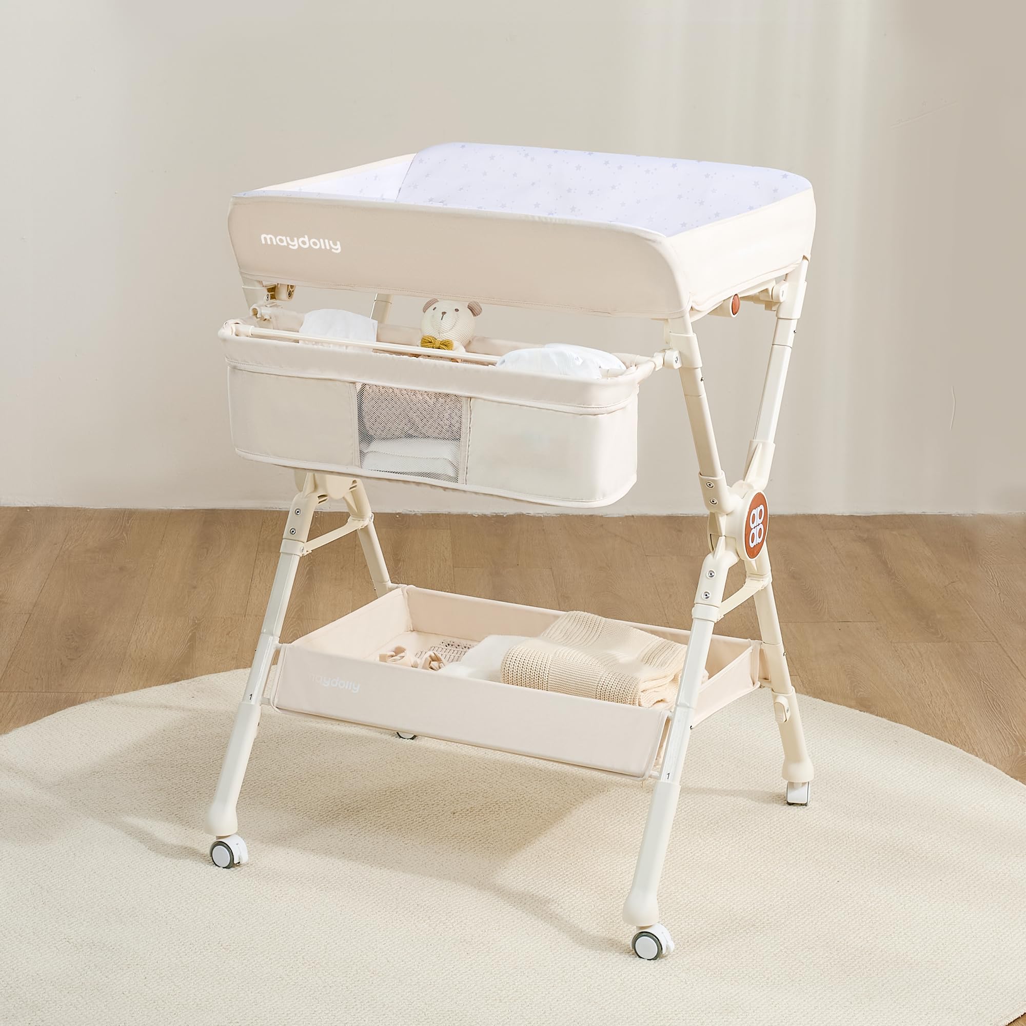 Maydolly Wickeltisch klappbar & höhenverstellbar, mobiler Wickeltisch mit Rollen, wasserdichte und leicht zu reinigende Wickelauflage, platzsparende Wickelkommode mit Ablagefächern – Beige