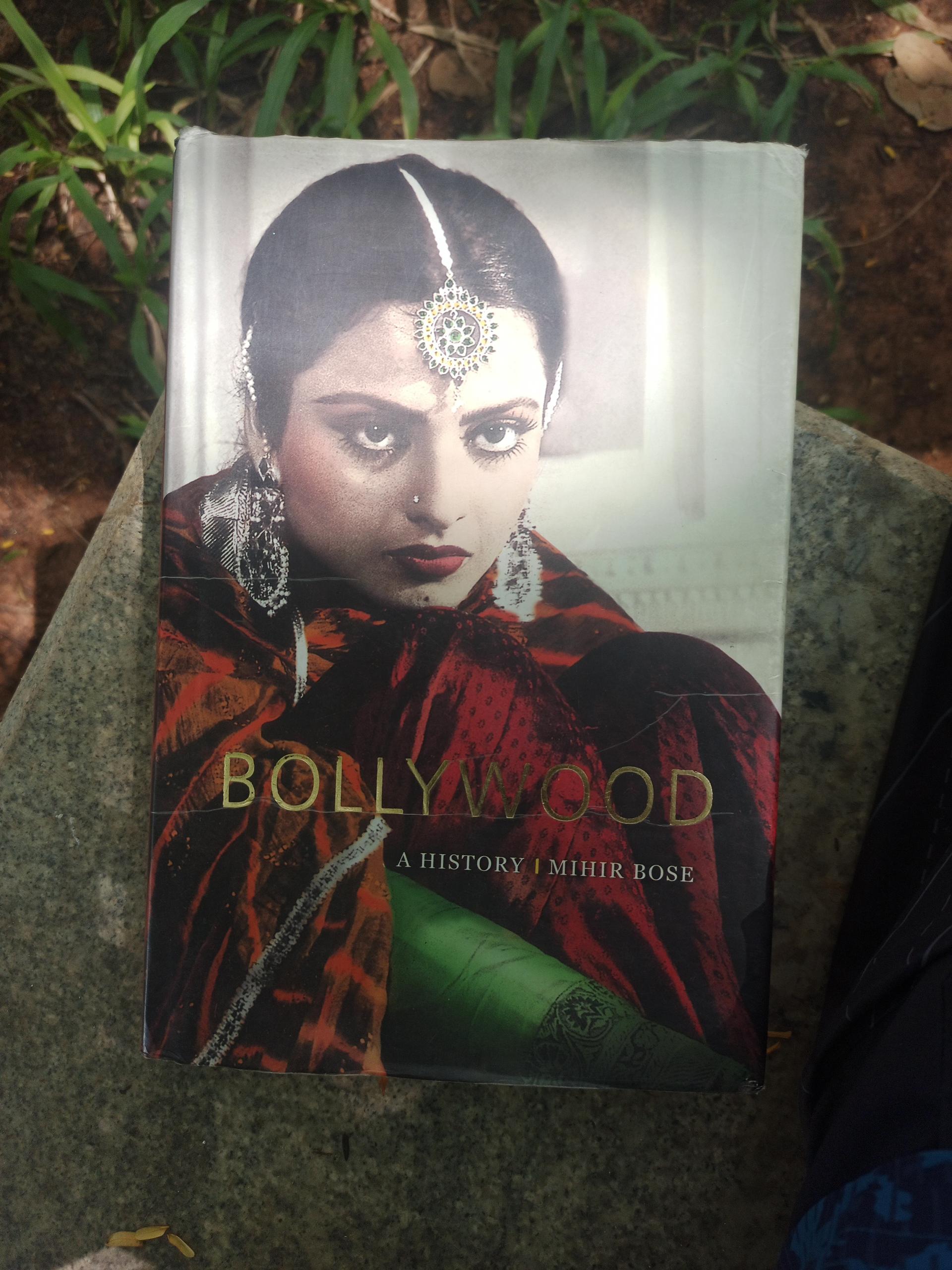 Bollywood: A History : Mihir Bose: Amazon.in: Books