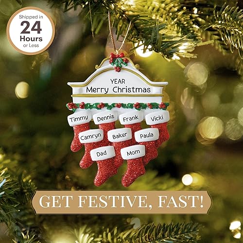 Miniatura 10 de Adornos de Navidad personalizados para familia de 10  Adorno familiar de medias rojas de poliresina  Adornos de Navidad familiares únicos 2022
