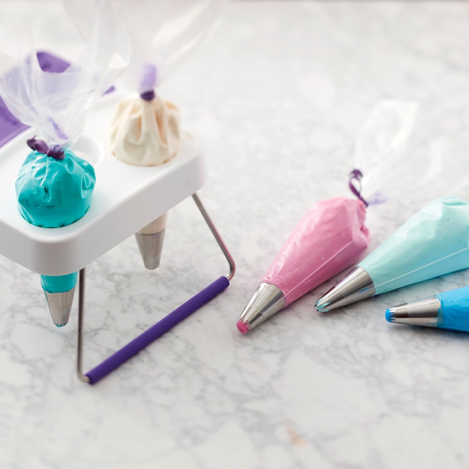 Wilton Icing Bag Ties, Reusable Rubber Icing Bag Ties, Piping Bag Acessories for Cake Decorating, 12-Piece
