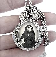 Vista 2 de St. Lucia of Fatima Locket Necklace, Patron Saint Catholic Jewelry, Confirmation Gift