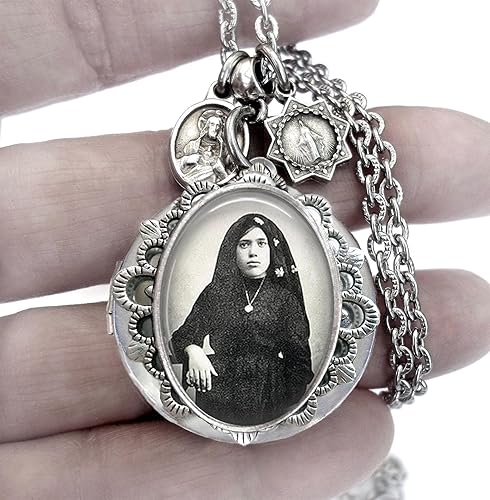 Miniatura 2 de St. Lucia of Fatima Locket Necklace, Patron Saint Catholic Jewelry, Confirmation Gift