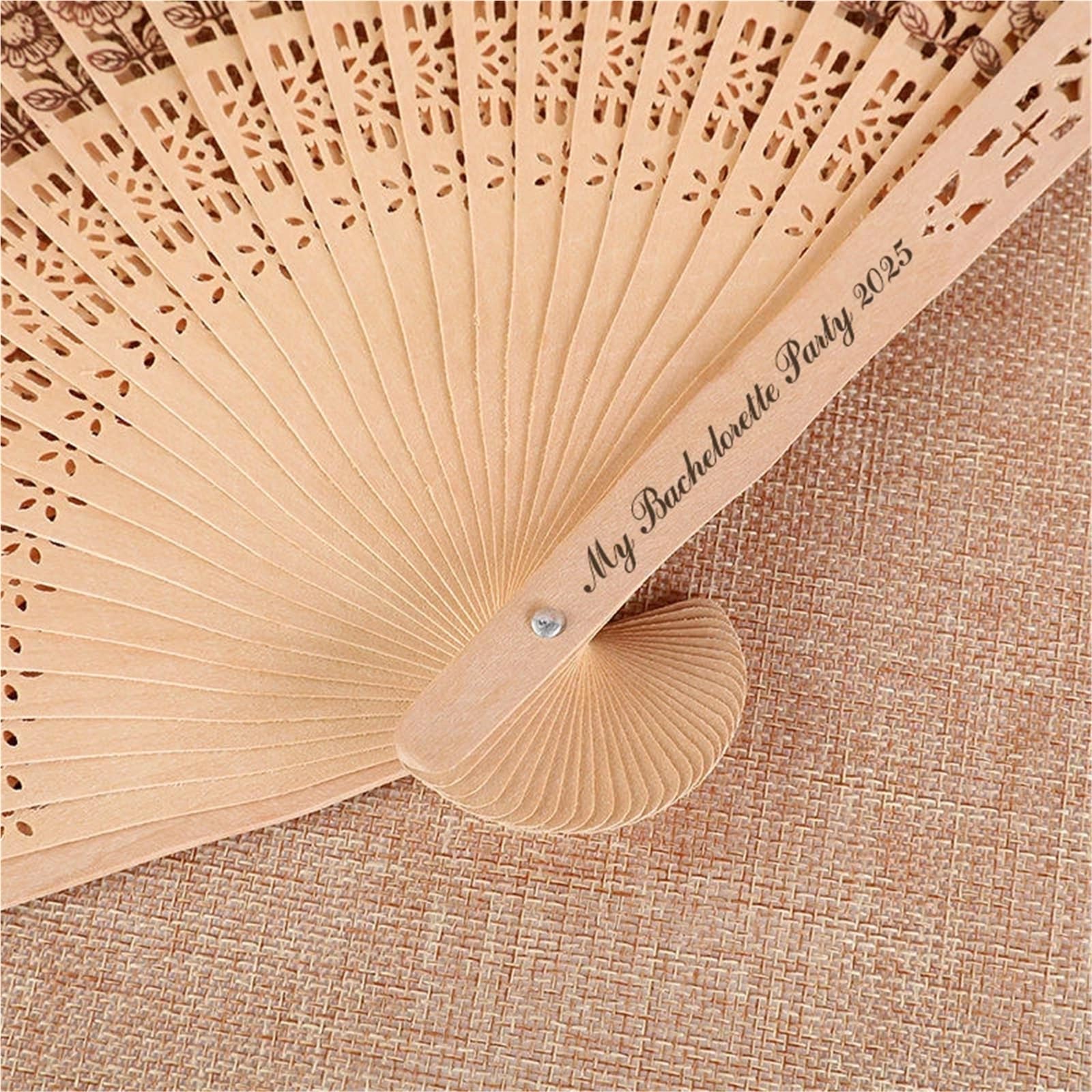 Faltfächer aus Holz, 50 Stück, für Hochzeit, Taufe, Party, Gastgeschenk, Dekoration | Eleganter Handfächer aus Holz mit Organza-Beuteln, perfekt für Hochzeiten, Taufpartys und Event-Dekorationen.