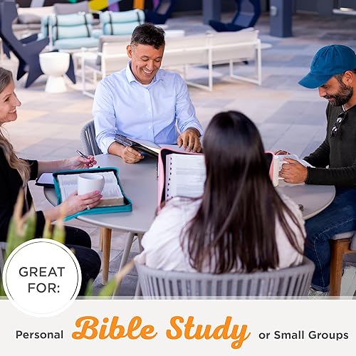 Miniatura 8 de Christian Art Gifts Funda clásica de piel sintética para la Biblia para hombres y mujeres Be Strong and Courageous - Versículo bíblico inspirador de