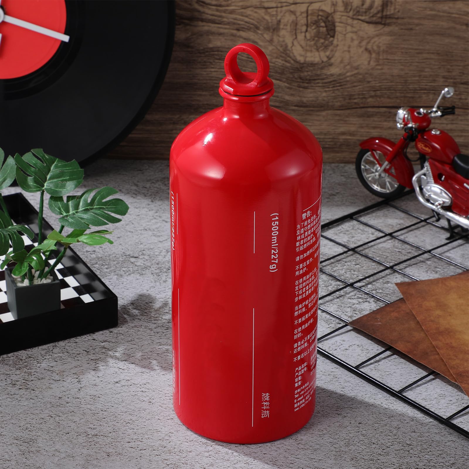 PATKAW Bouteille de Carburant en Alliage D'aluminium 1500ml Bouchon Anti-fuite, Réservoir de Secours pour Moto et Camping en Plein Air