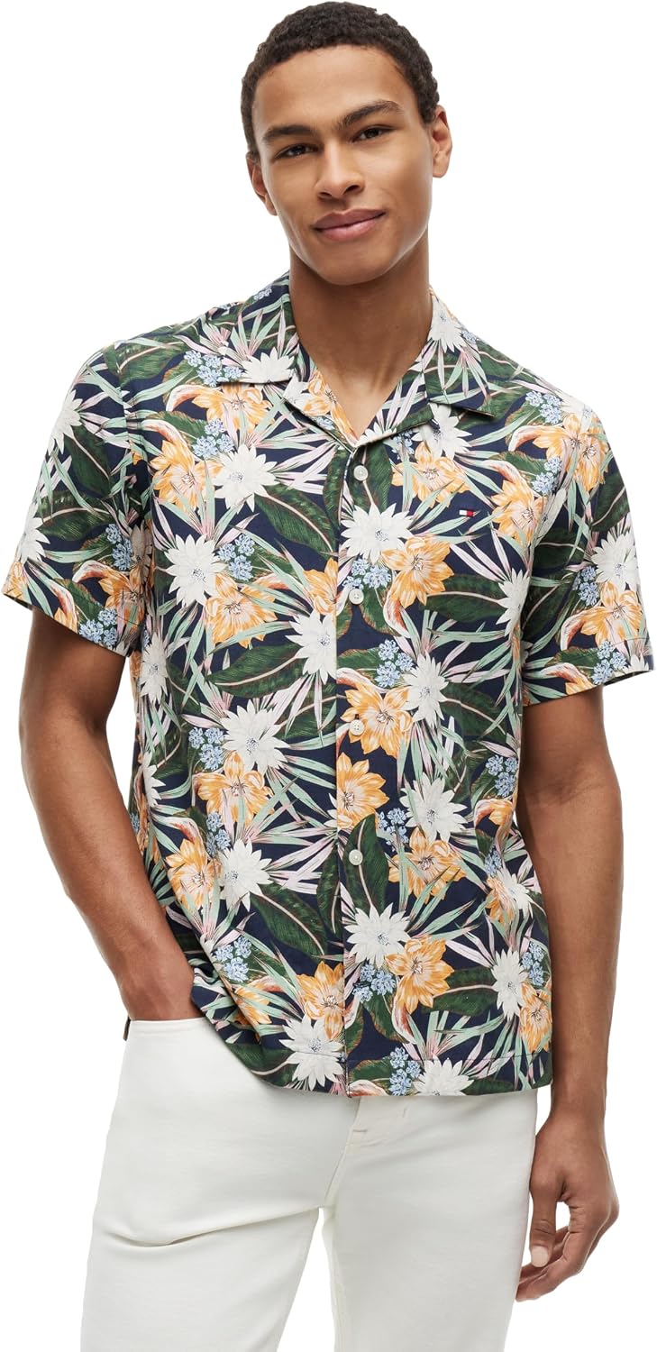 Tommy Hilfiger Men's Lightweight Short Sleeve Casual Button Down Shirts in Regular Fit with Summer Print