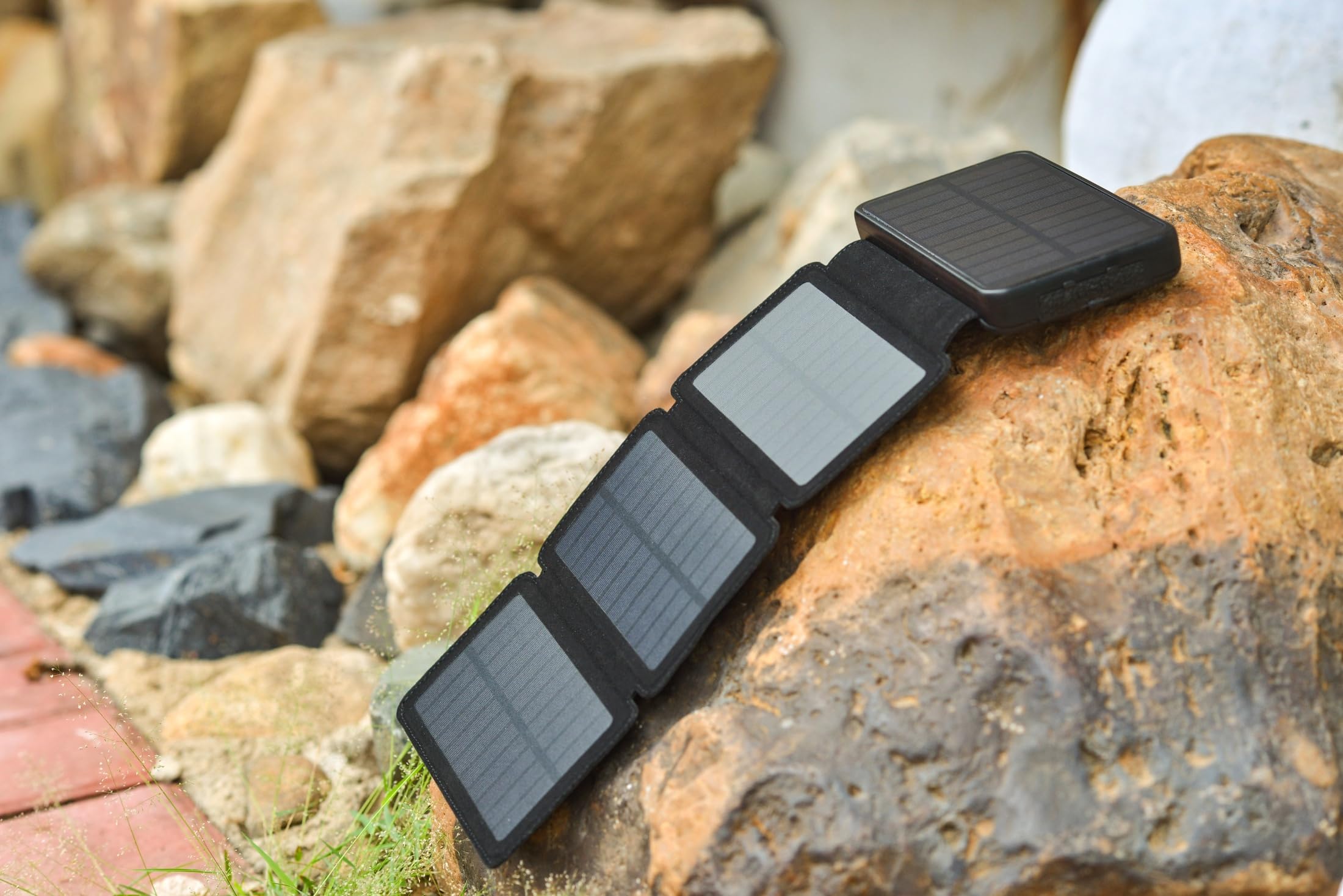Cargador solar de 20000 mAh, batería externa portátil USB C para exteriores con 4 paneles solares, nueva batería externa de carga rápida de 3 A con 2 salidas USB compatible con smartphones, tabletas