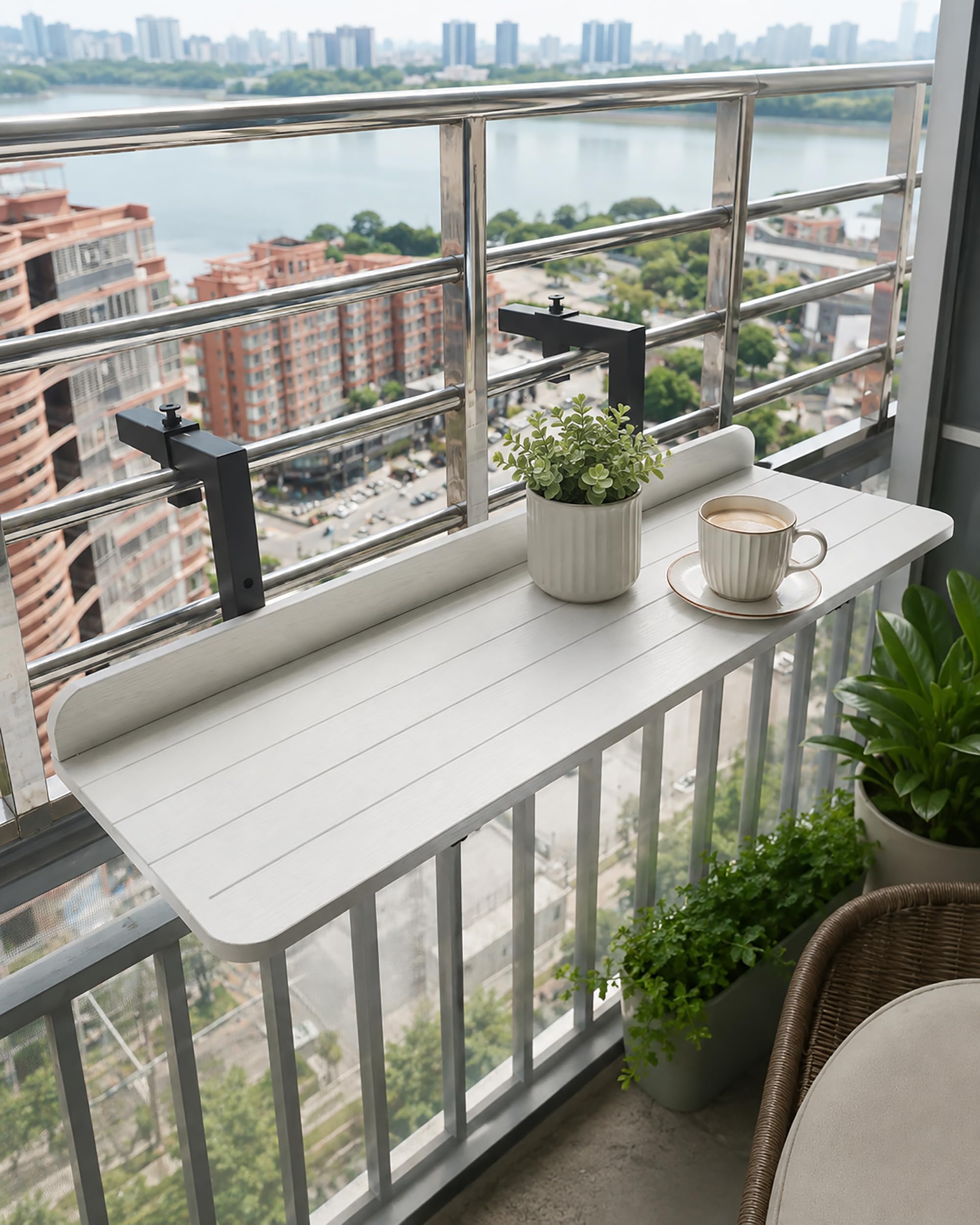 Mesa Colgante para Balcón Plegable - Barra Bar de Terraza Exterior Sin Taladrar, Altura Ajustable con Borde de Seguridad, Madera Plástica,Blanca,80 * 25cm