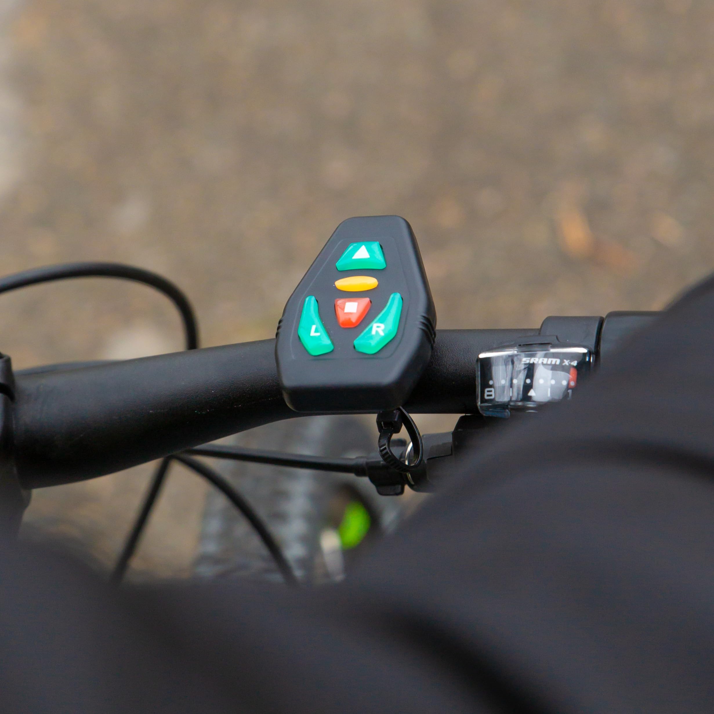 Diavo Gilet LED Sécurité + Rétroviseur Vélo – Pack Haute Visibilité 360° – Étanche & Rechargeable – Cyclisme, Jogging, Trottinette avec LED Clignotant et Télécommande, Installation Facile