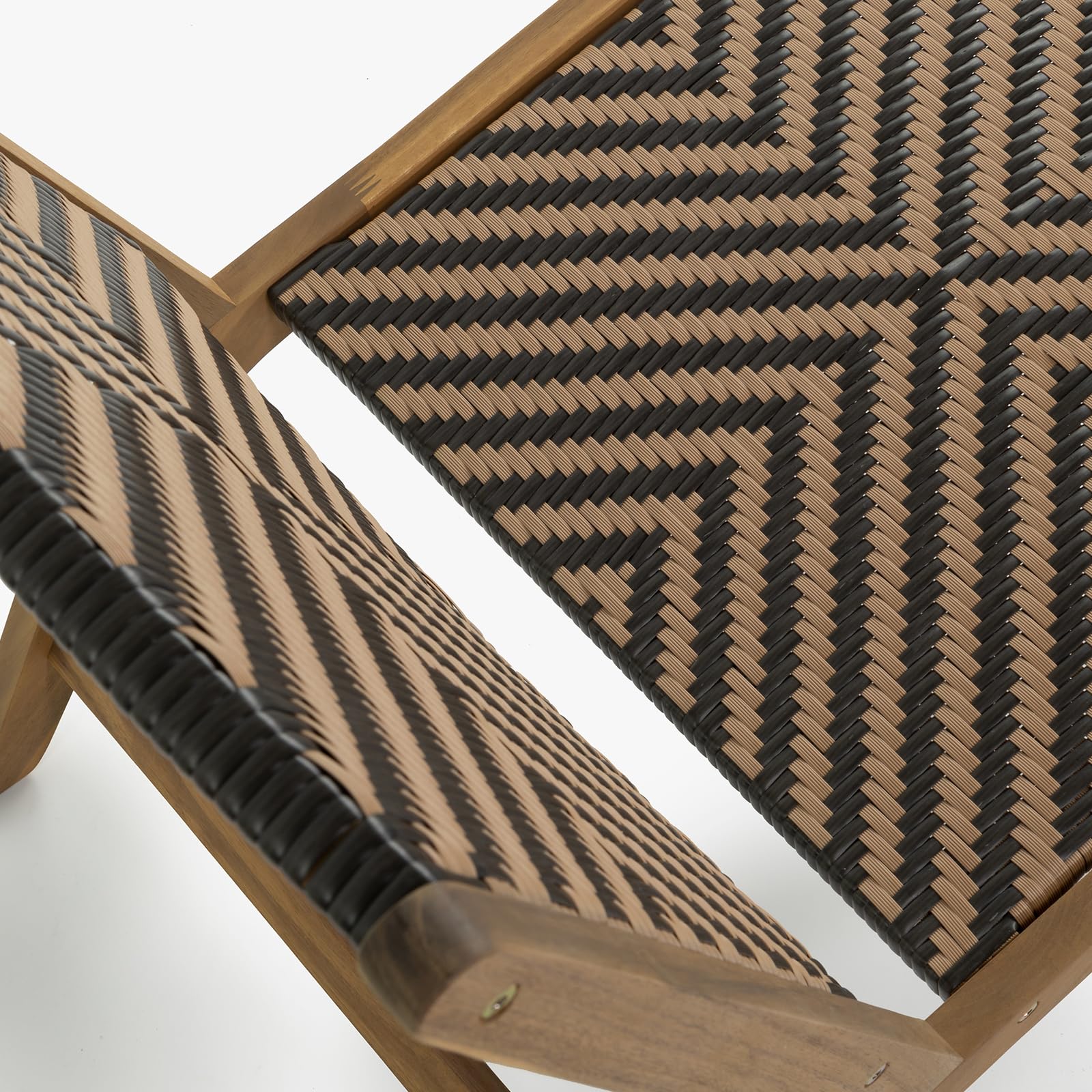 Vaukura Sillón de Madera de Acacia y Mimbre Sintético Idalia Color Negro