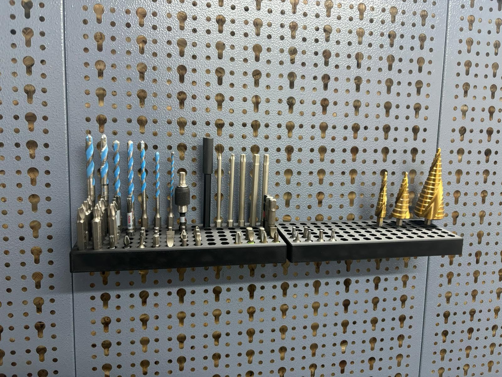Ablage für 90 Bits passend für Küpper Lochwand und Eurolochung 45 mm Eurolochwand - Alle Lochwände - Systemhalter - Lochwand Zubehör - Werkzeugwand