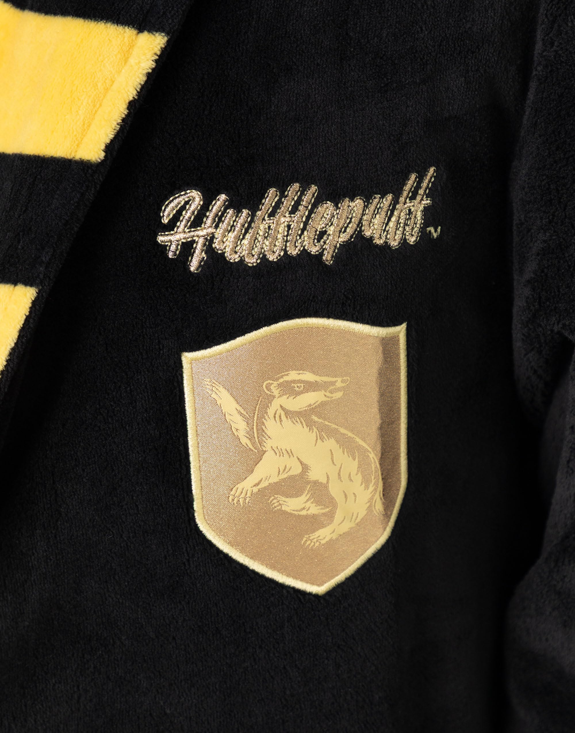 Harry Potter Albornoz unisex negro con capucha Hufflepuff | Cómoda ropa de estar por casa de forro polar con lazo | Pijama de manga larga con temática de películas | Ideal para relajarse en casa