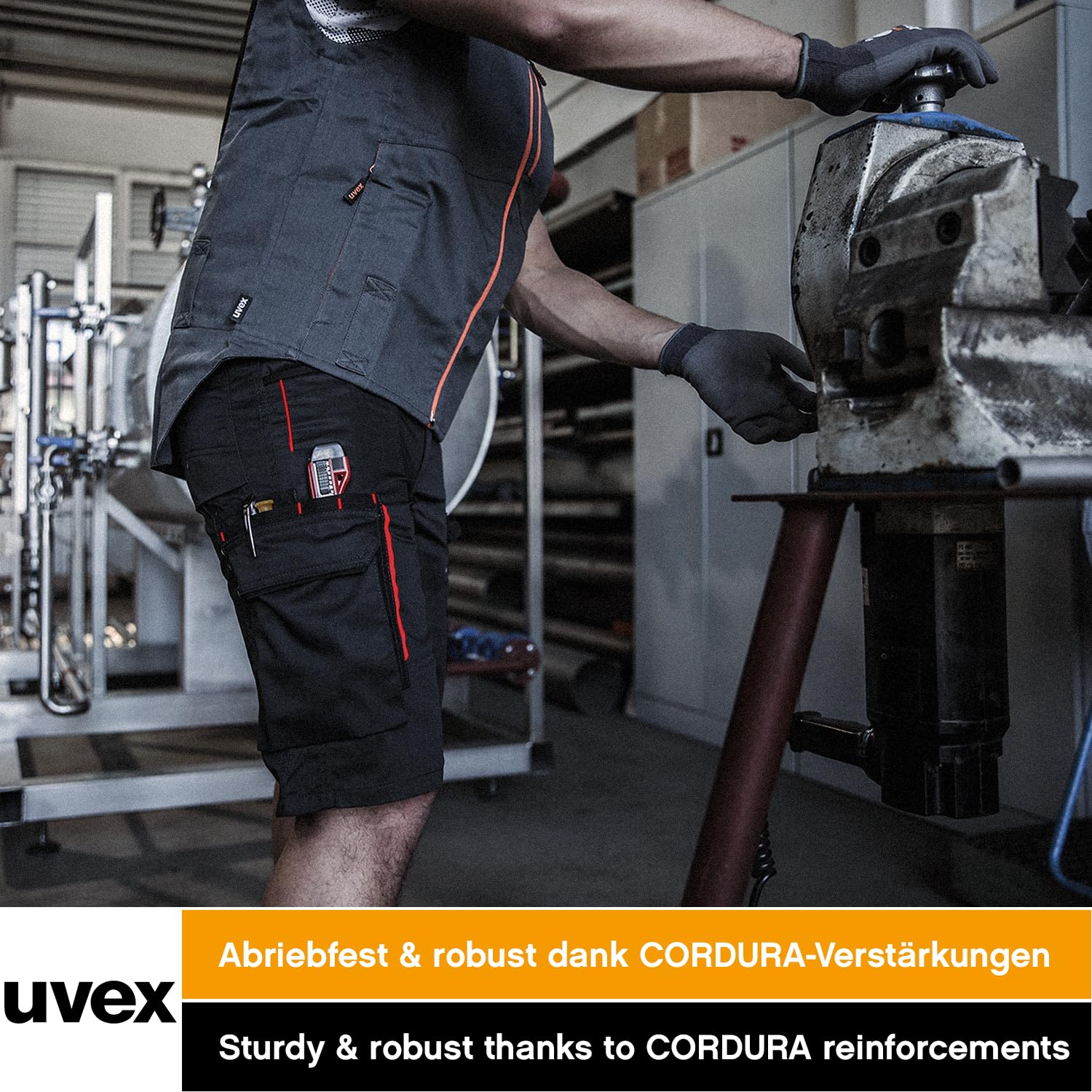 Męskie spodnie robocze uvex tune-up krótkie - Męskie spodnie cargo do pracy - Szorty z wieloma kieszeniami i 35% bawełny - Czarno-czerwone - 42