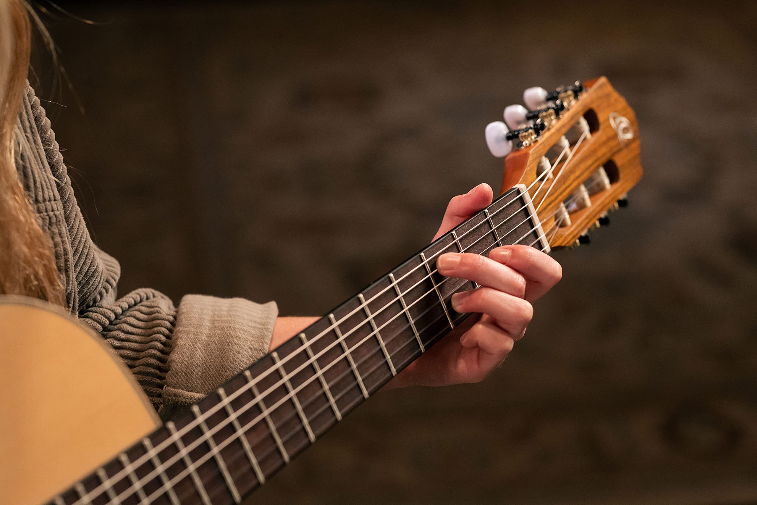 Ortega Guitars Chitarra Concerto Misura 7/8 - Serie Family - include Gig Bag - top in mogano/abete (R121-7/8)