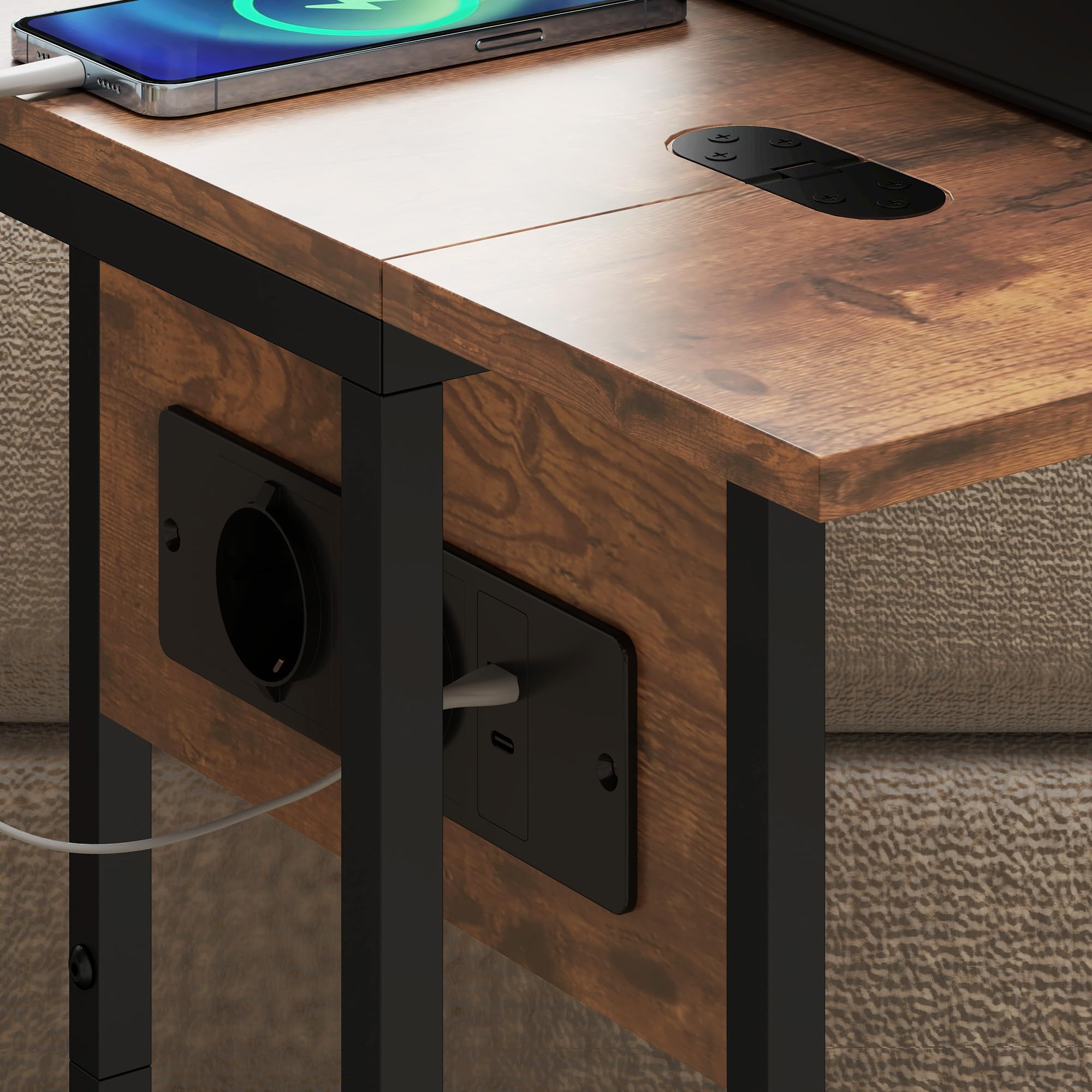 HOMCOM Mesa Auxiliar con Encimera Plegable 39x29x57 cm Marrón Rústico | Mesa Auxiliar para Sofá, Estación de Carga, Forma de C, Puerto USB y USB-C, Salón y Dormitorio