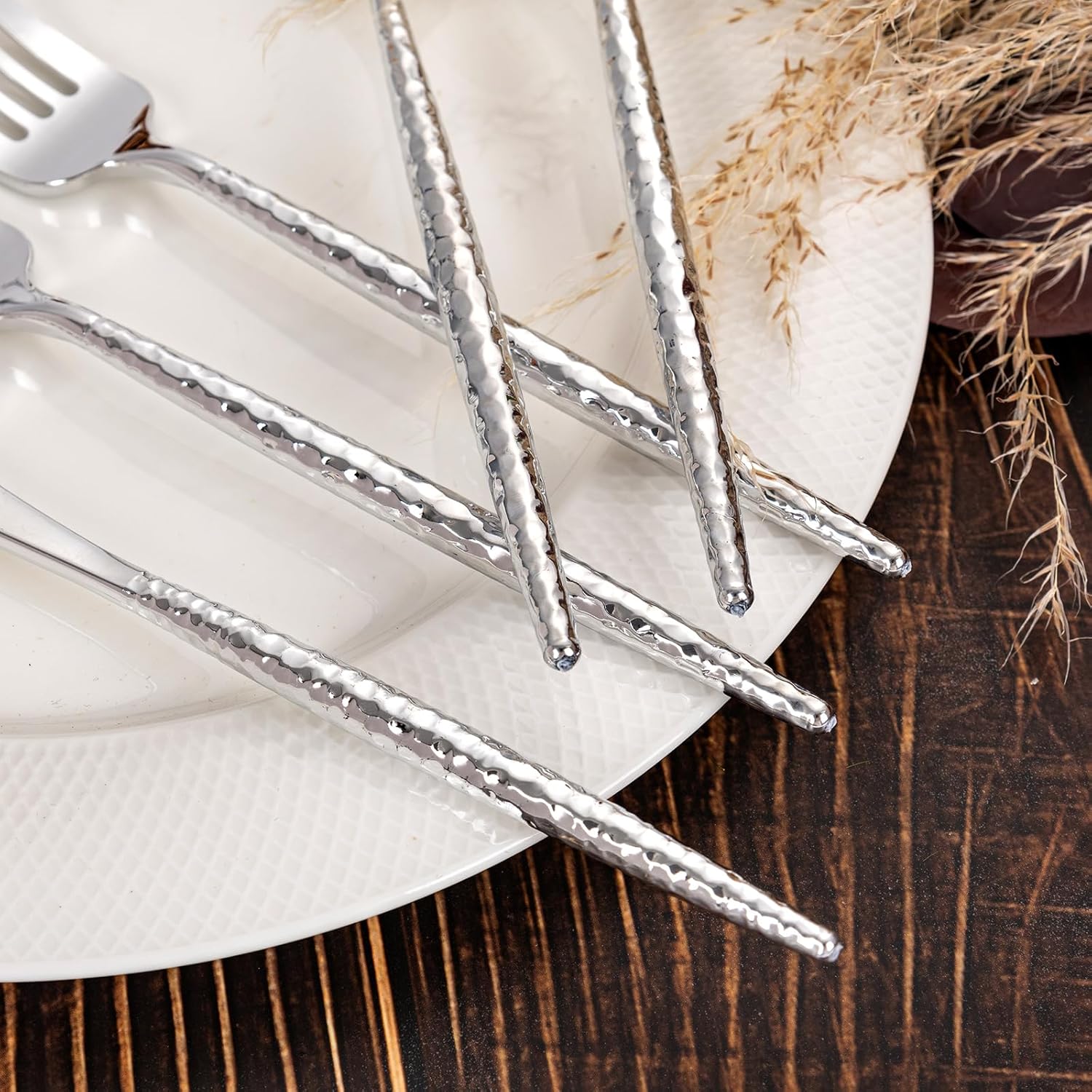 Rubtlamp 90Pcs Silver Plastic Silverware, Hammered Disposable Silverware,Silver Plastic Forks And Spoons, Fancy Plastic Cultery Include 30 Forks, 30 Knives And 30 Spoons for Party - Image 3