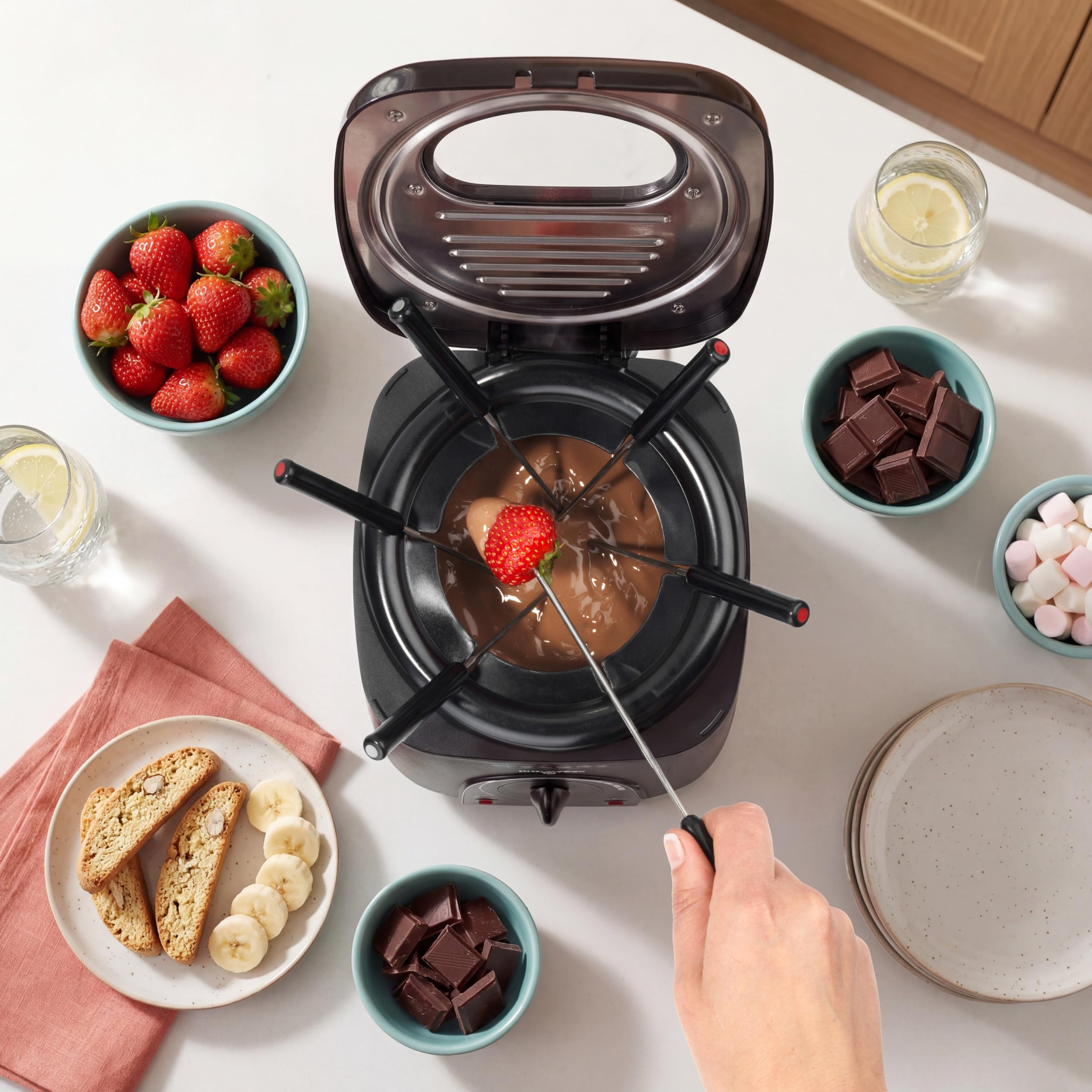 Progress Friteuse et appareil à fondue 2-en-1, 1 L, 190 °C | Cuve antiadhésive, température réglable, hublot de contrôle, voyants marche et prêt, panier, 6 fourchettes