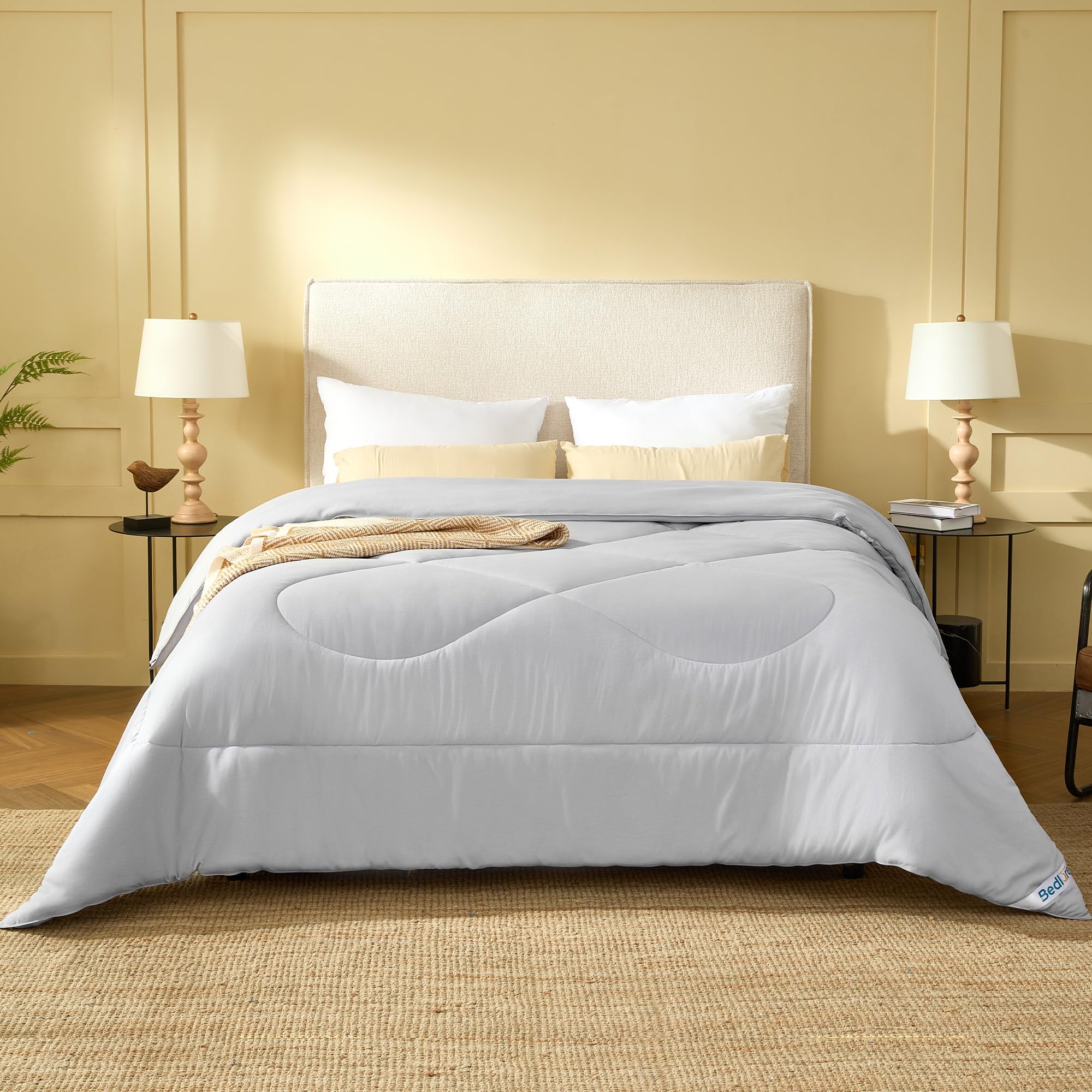 BEDLORE Couette 220x240 Tempérée 280g/m² pour Lit 2 Personnes, Couette 2 Personnes Légère avec Rembourrage en Microfibre, Édredon Douce pour 4 Saisons, Lavable en Machine, Gris