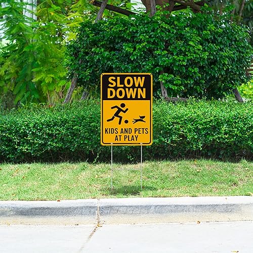 Miniatura 6 de Paquete de 2 letreros metálicos de Slow Down para niños y mascotas en juego con estacas en H, letreros reflectantes de aluminio de 14 pulgadas y 10