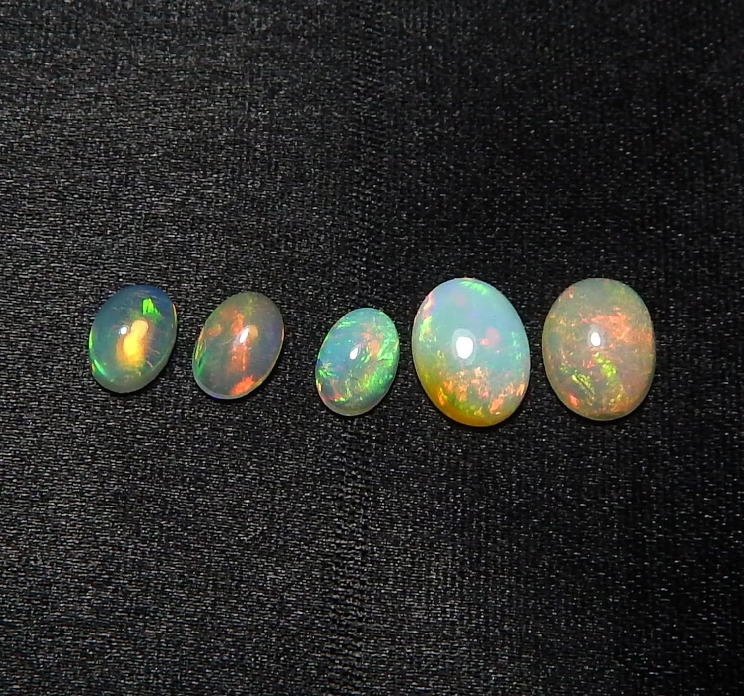 Natural Ethiopian Opal 4x6mm 6x8mm oval cabochon AAA quality loose calibrated gemstones for jewelry making oval 4x6mm = 3 pcs 6x8mm = 2 pcs