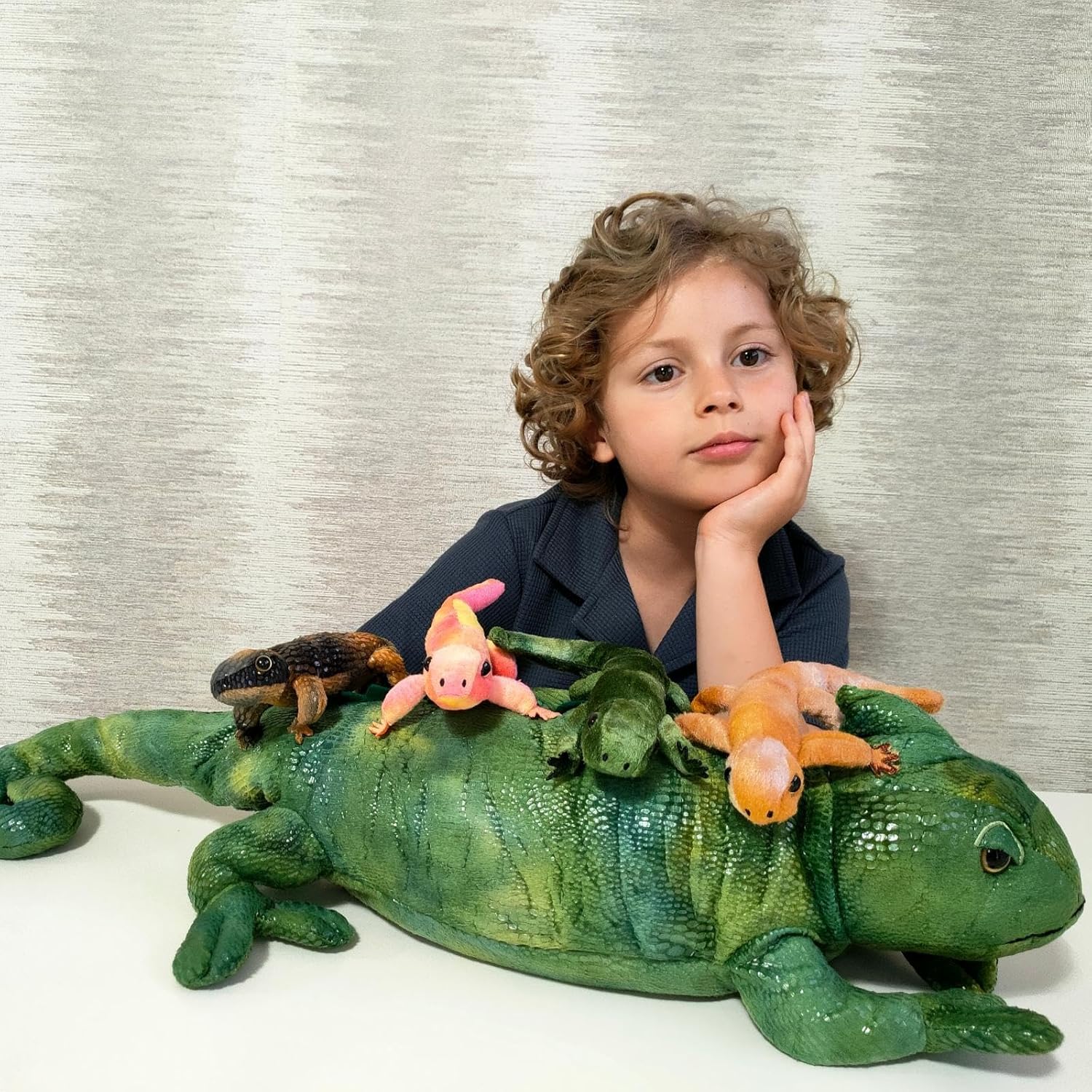 5Pcs Giant Lizard Plush, 27" Mother Iguana Stuffed Animal with 4 Baby Lizard Plushies, Bearded Dragon Plush Toy for Kids Boys Girls, Stuffed Chameleon for Christmas Birthday Gift