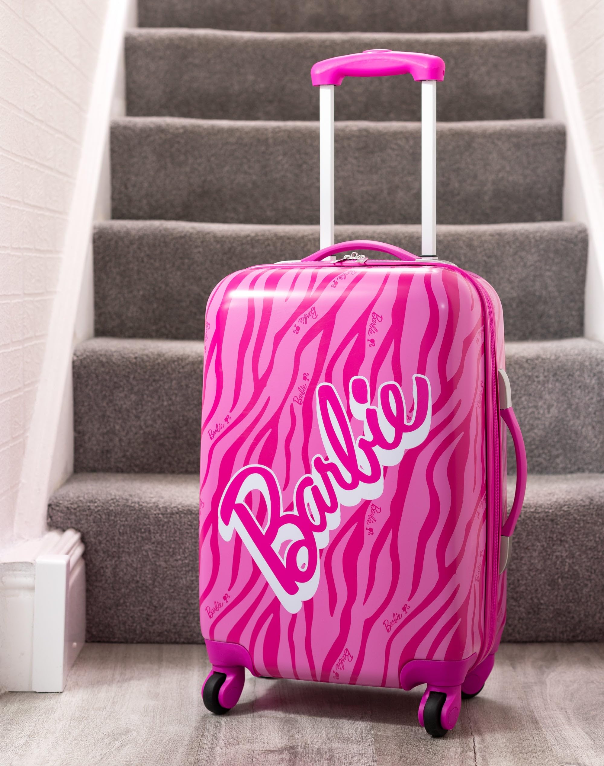 Barbie Valigia per adulti e bambini | Cabina Piccola, Media O Grande Opzioni Borsa Bagaglio | Ragazze Rosa Bambola Logo Copertina Rigida Da Donna Carry On Trolley Da Viaggio