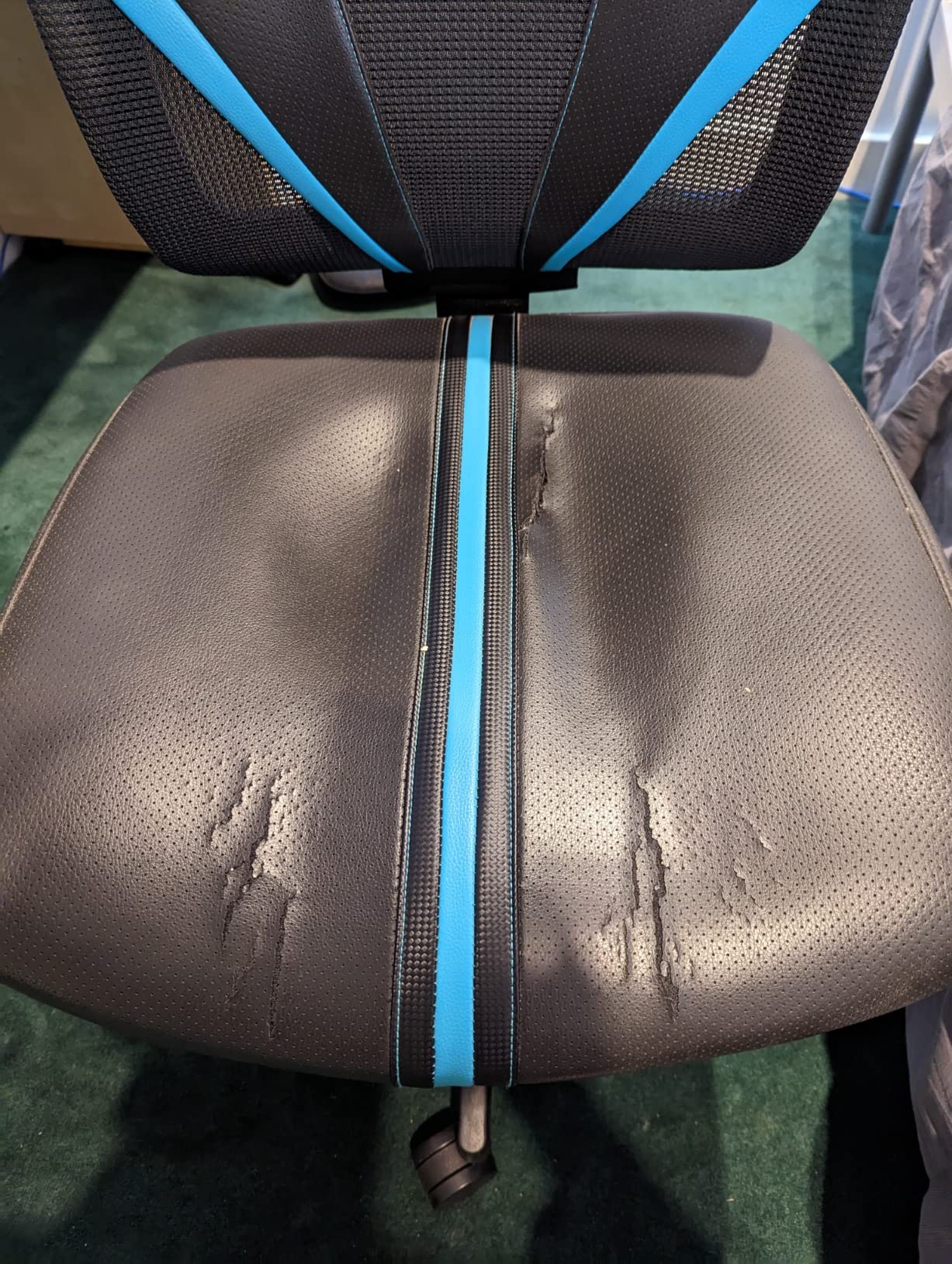 ThunderX3 YAMA1 Ergonomic Mesh Gaming Chair Black/Cyan