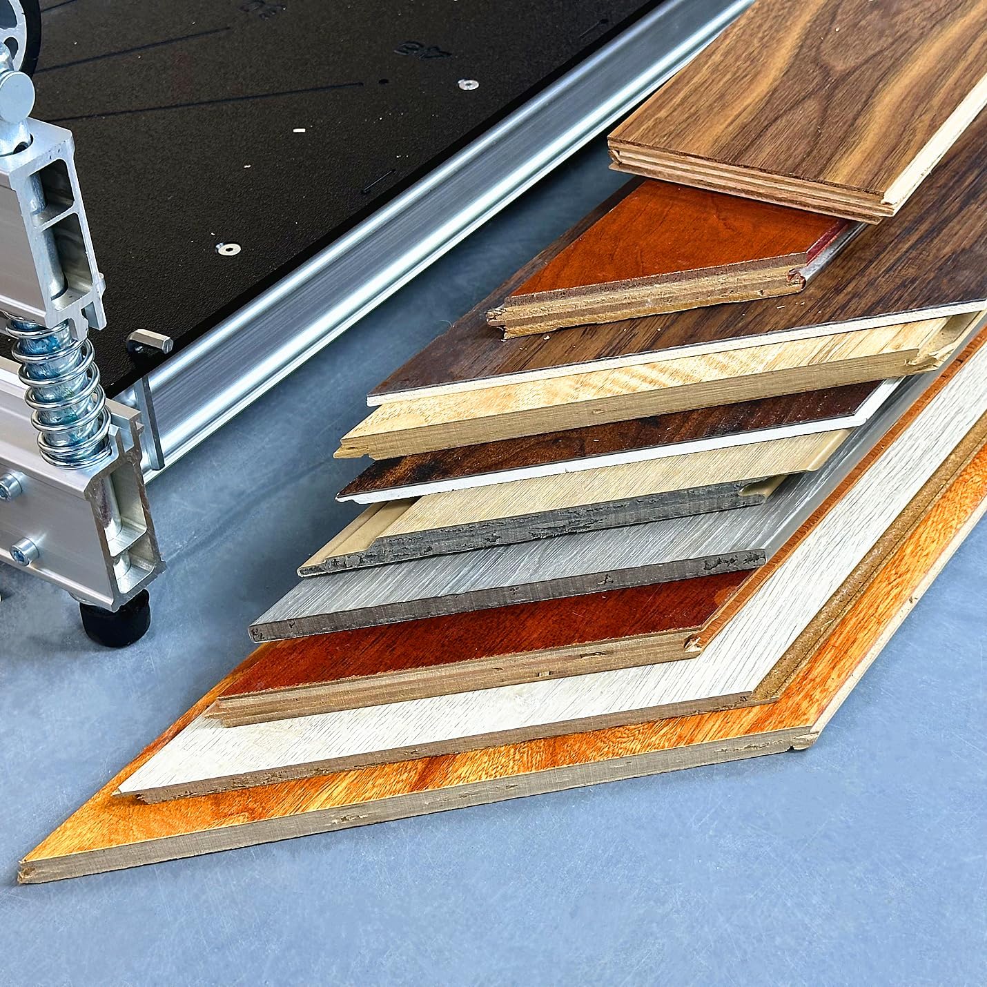 Coupe-plancher stratifié/en vinyle robuste de 13" pour planchers préfabriqués, stratifié, H/MDF, LVP/T, VCT, SPC, WPC, PVC, revêtement et plus ; jusqu'à 11/16" (17 mm) d'épaisseur ; Coupeur