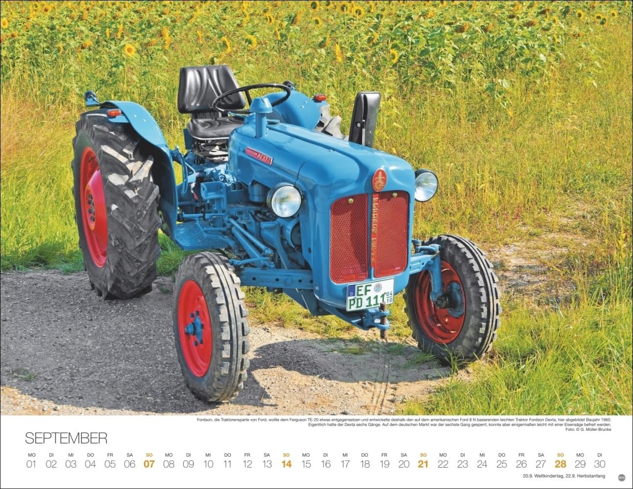 Starke Traktoren Posterkalender 2025: Exklusiver Wandkalender mit 12 beeindruckenden Traktoren. Hochwertiger Foto-Kalender 2025. Von Lanz über Porsche bis John Deere. 44 x 34 cm.