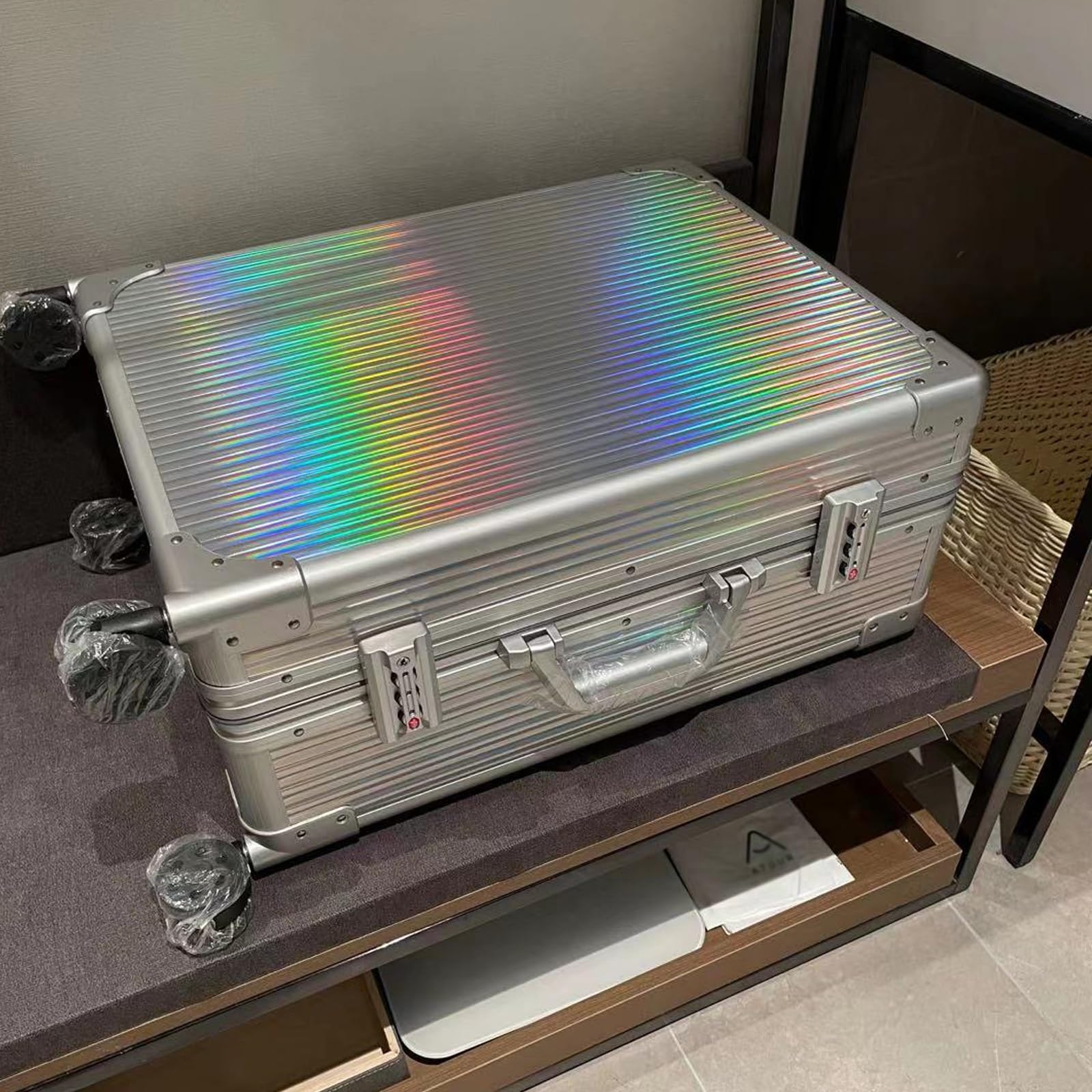 Extragroßer Schminkkoffer aus Aluminium mit Trolley und integrierten LED-Leuchten, professionelles Kosmetik-Organizer-Studio mit Ständer, rollender beleuchteter Schminktisch, Reise-Kosmetikkoffer (S