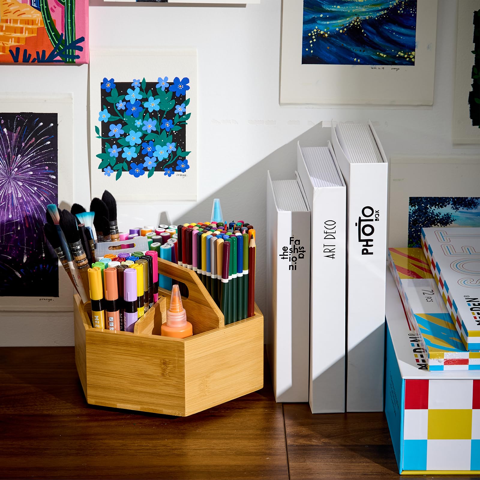 MEEDEN Bambus Schreibtisch Organizer 360° Drehbar：Stifte Organizer Stiftehalter für Marker/Buntstifte/Bleistifte mit Griff, Große Desk Organizer für Zuhause Büro Schule